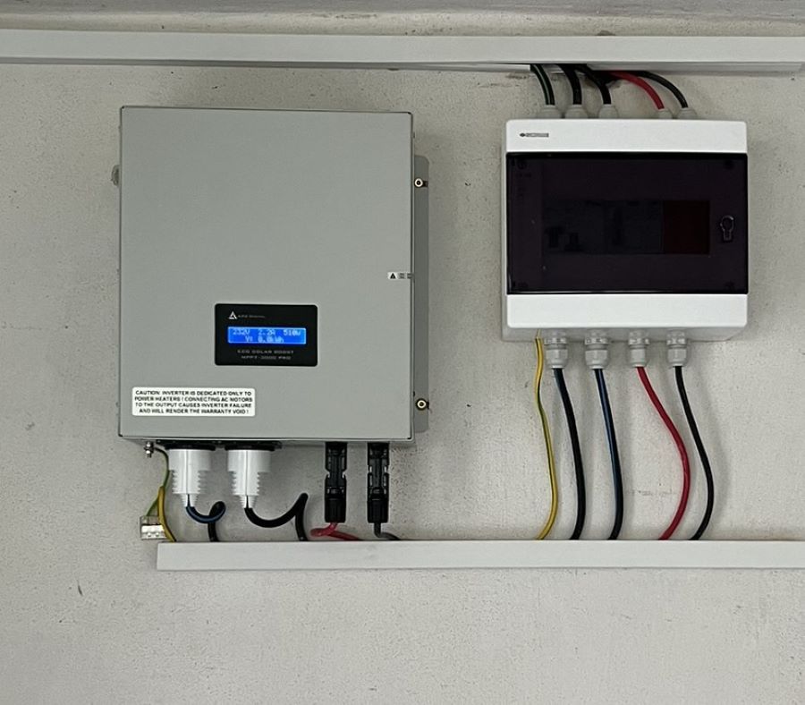 Montáž fotovoltaické elektrárny na ohřev vody