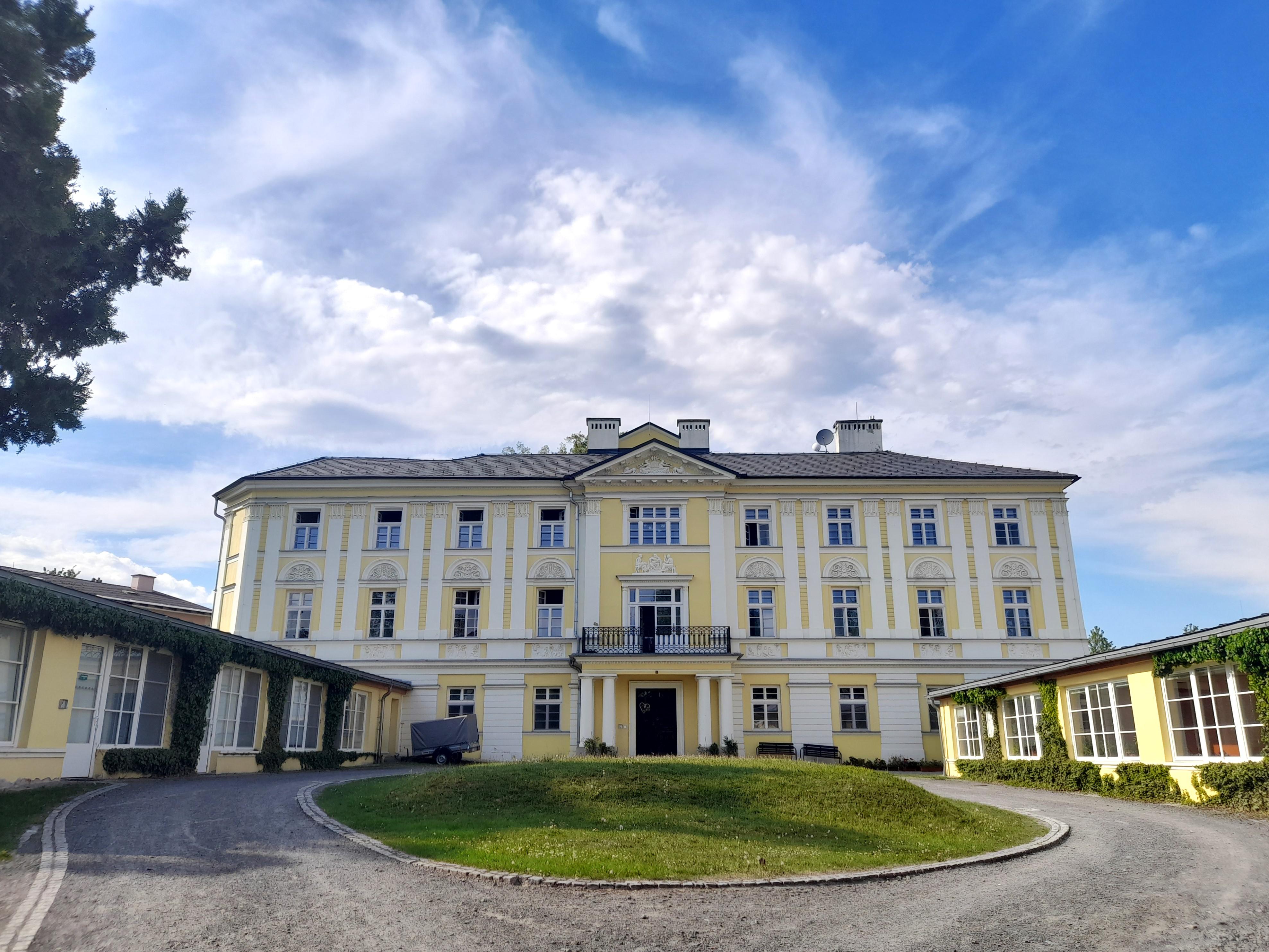 Dětský domov Loreta a Školní jídelna Fulnek foto 2