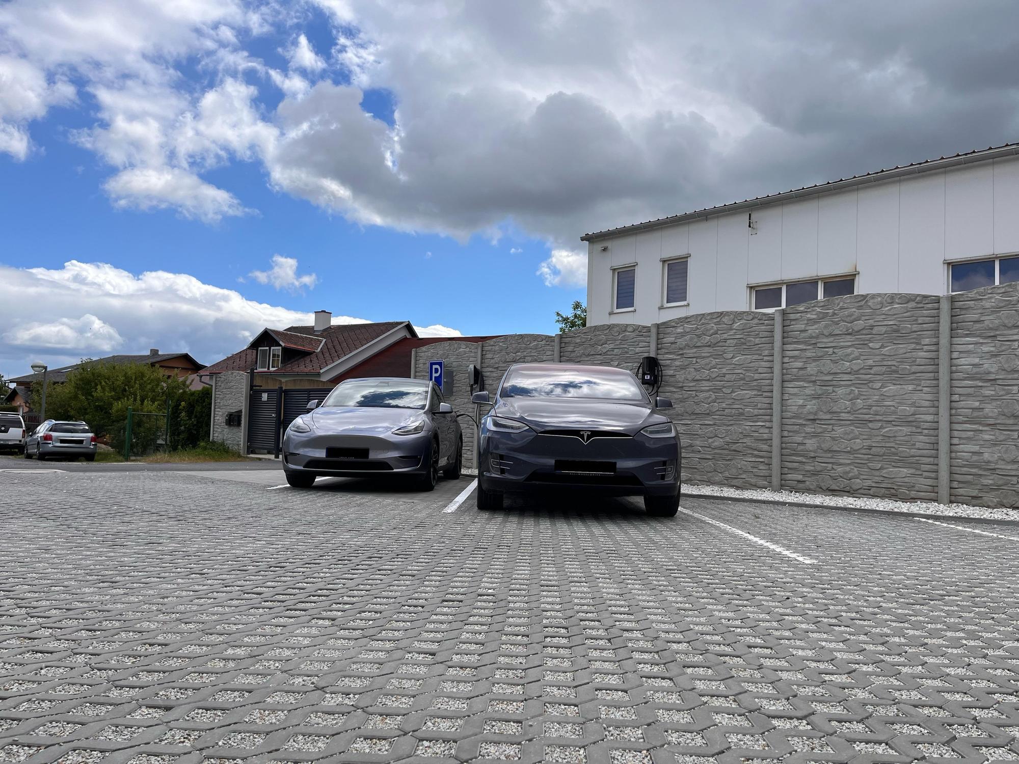 PZA KOVOSTROJ s.r.o. - nabíjecí stanice foto 3