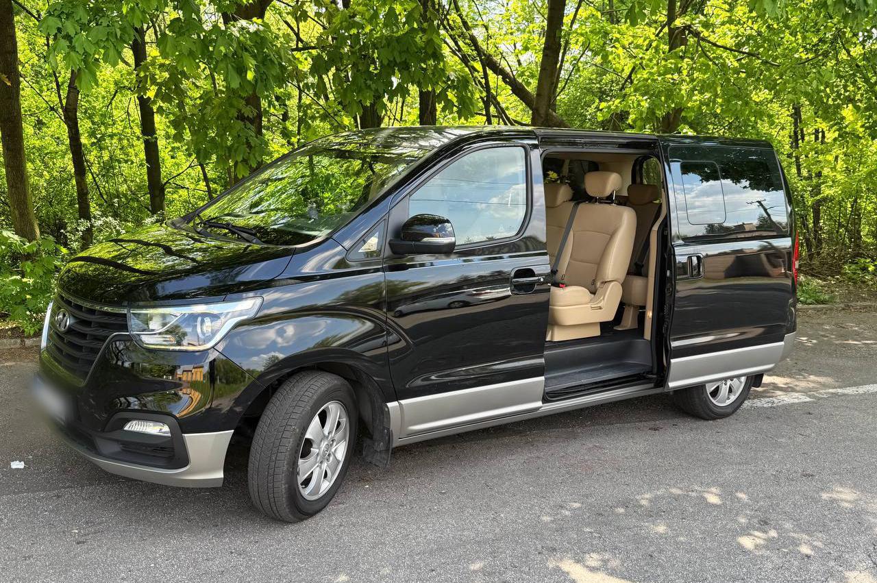 AIRPORTS TAXI MINIBUS 7+1