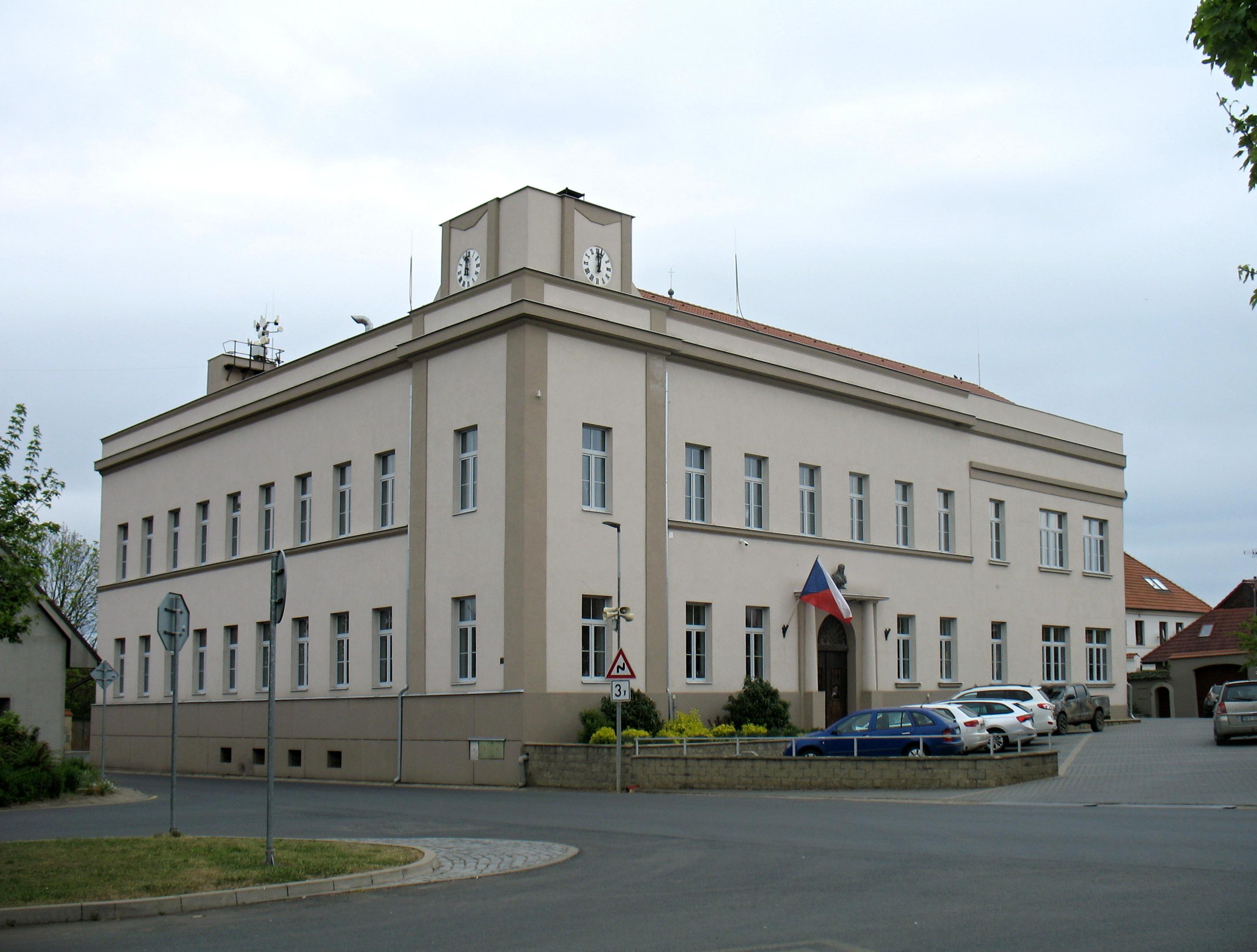 ZŠ a MŠ Brozany nad Ohří, Školní foto 4