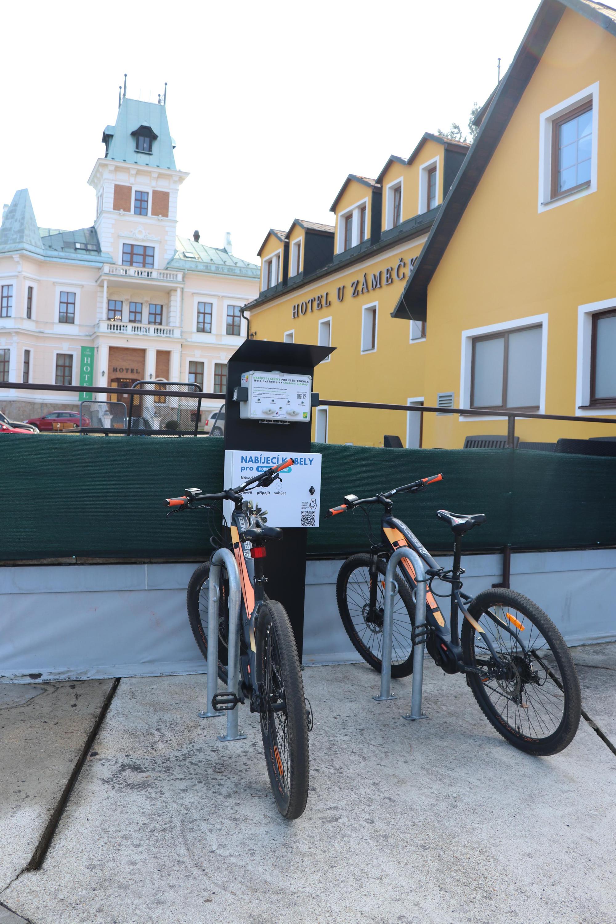 Nabíjecí stanice Château Cihelny foto 3