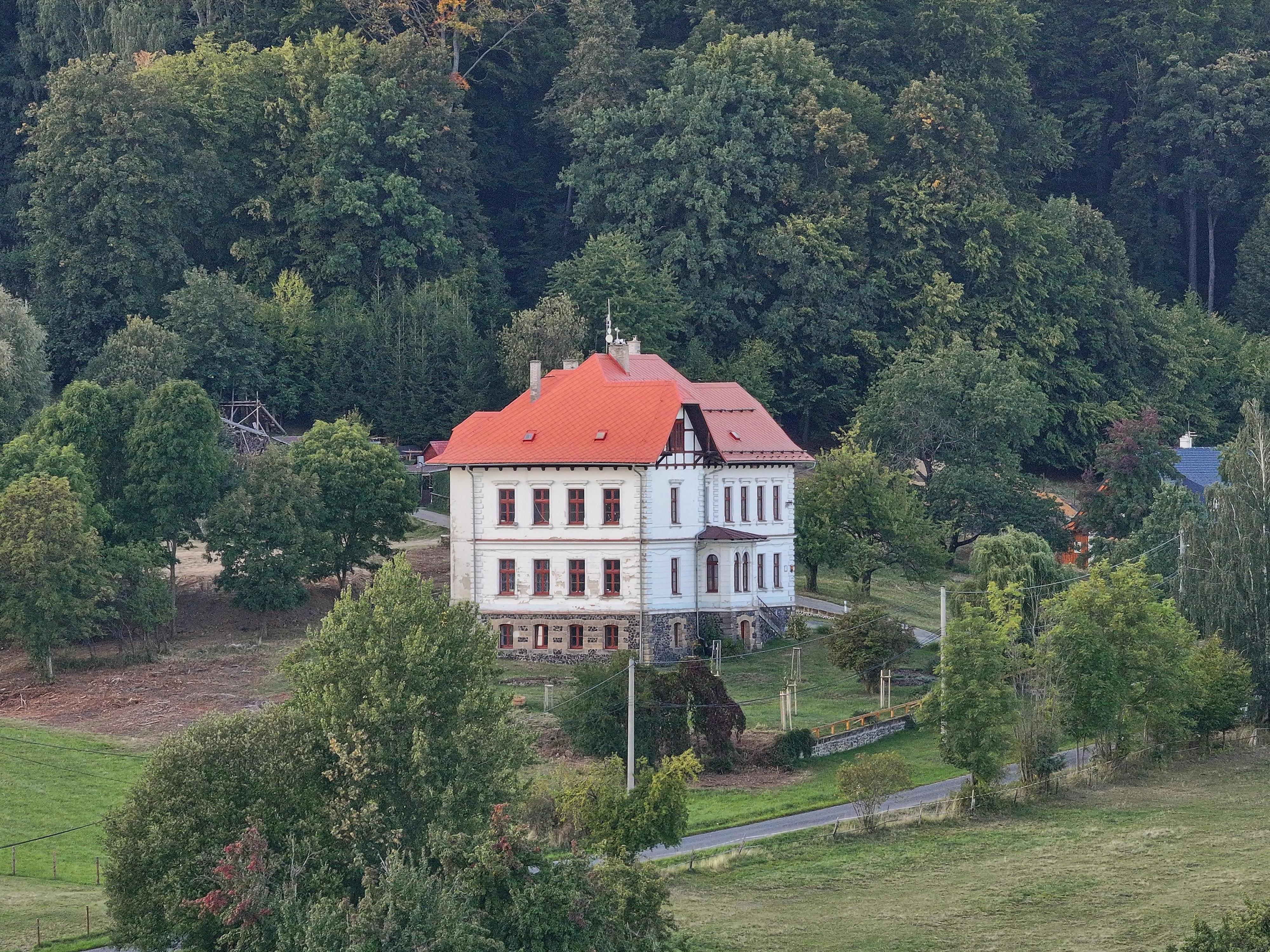 Slunečná - obecní úřad foto 5