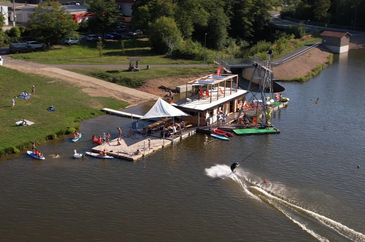 Wake Point Holoubkov