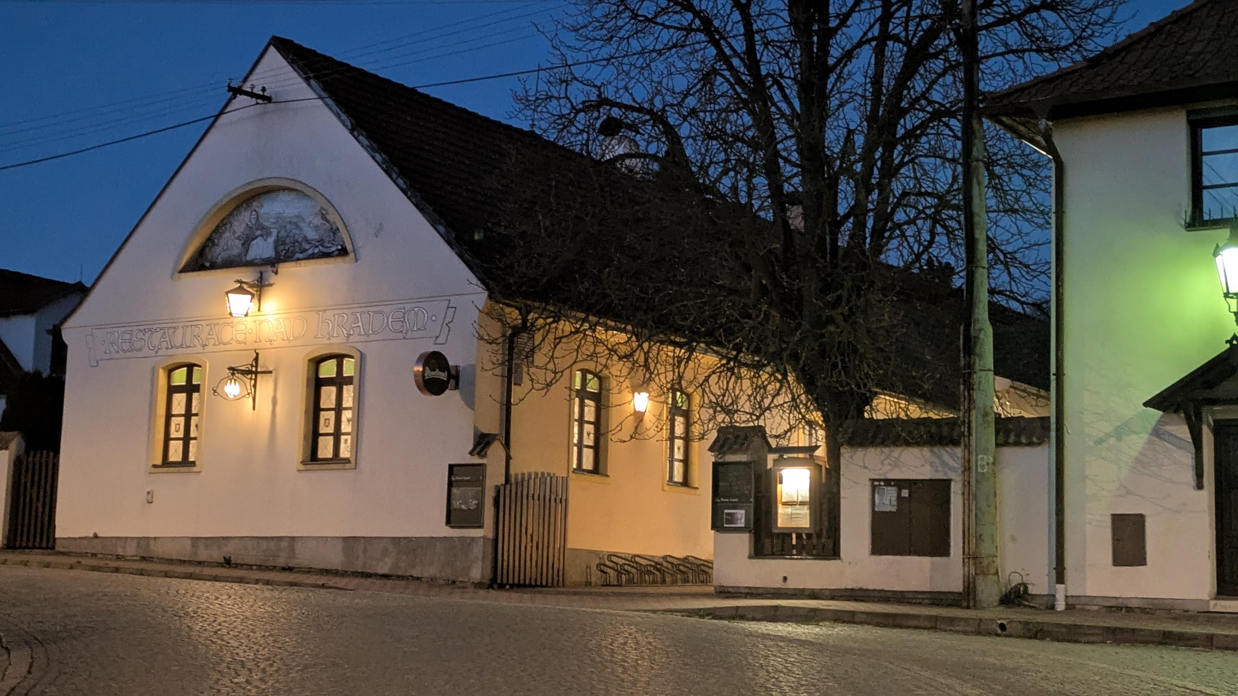 Restaurace a penzion Nad Hradem foto 3