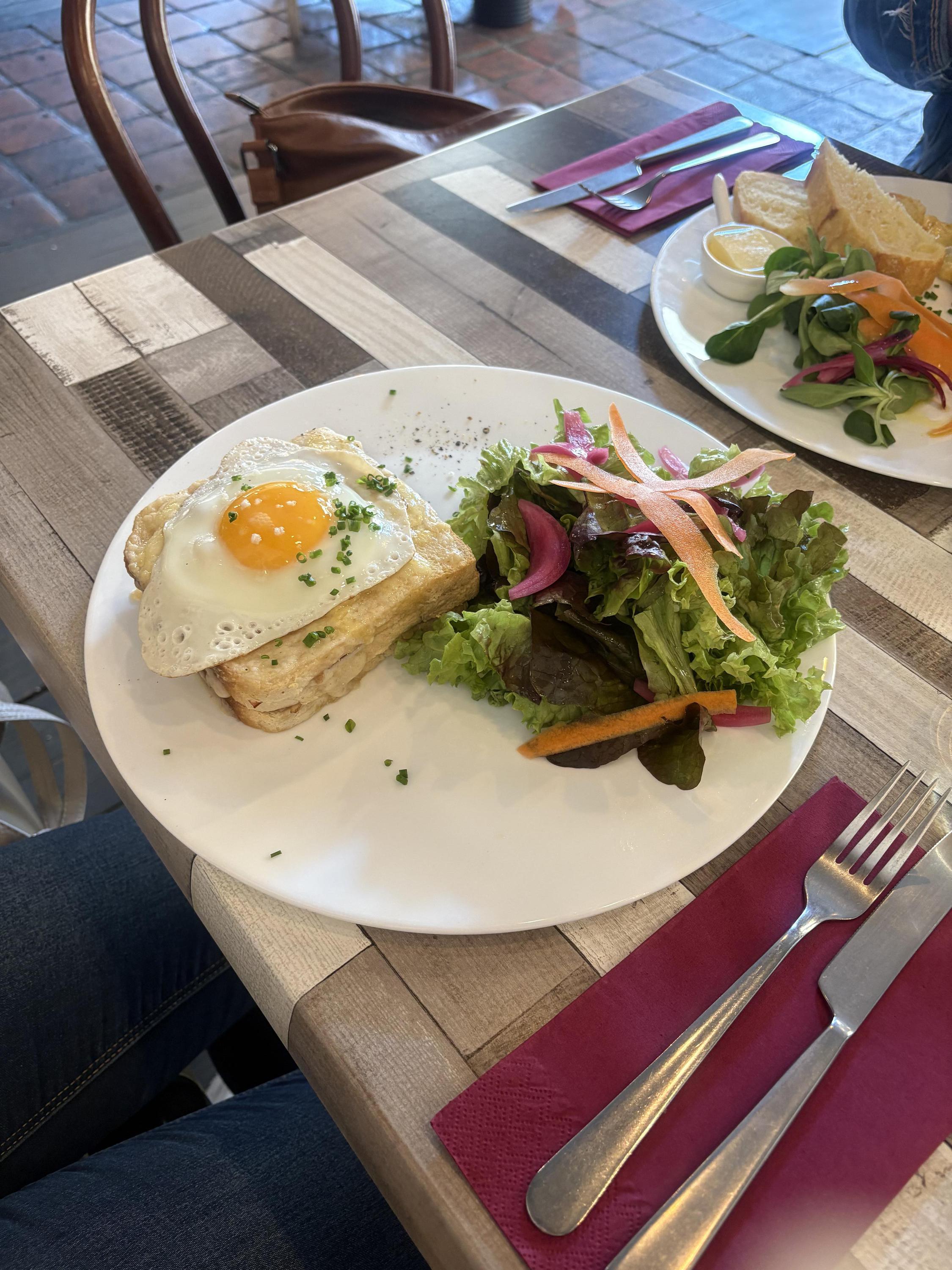 CAFE LOUIS VÝTOŇ & RESTAURANT foto 4