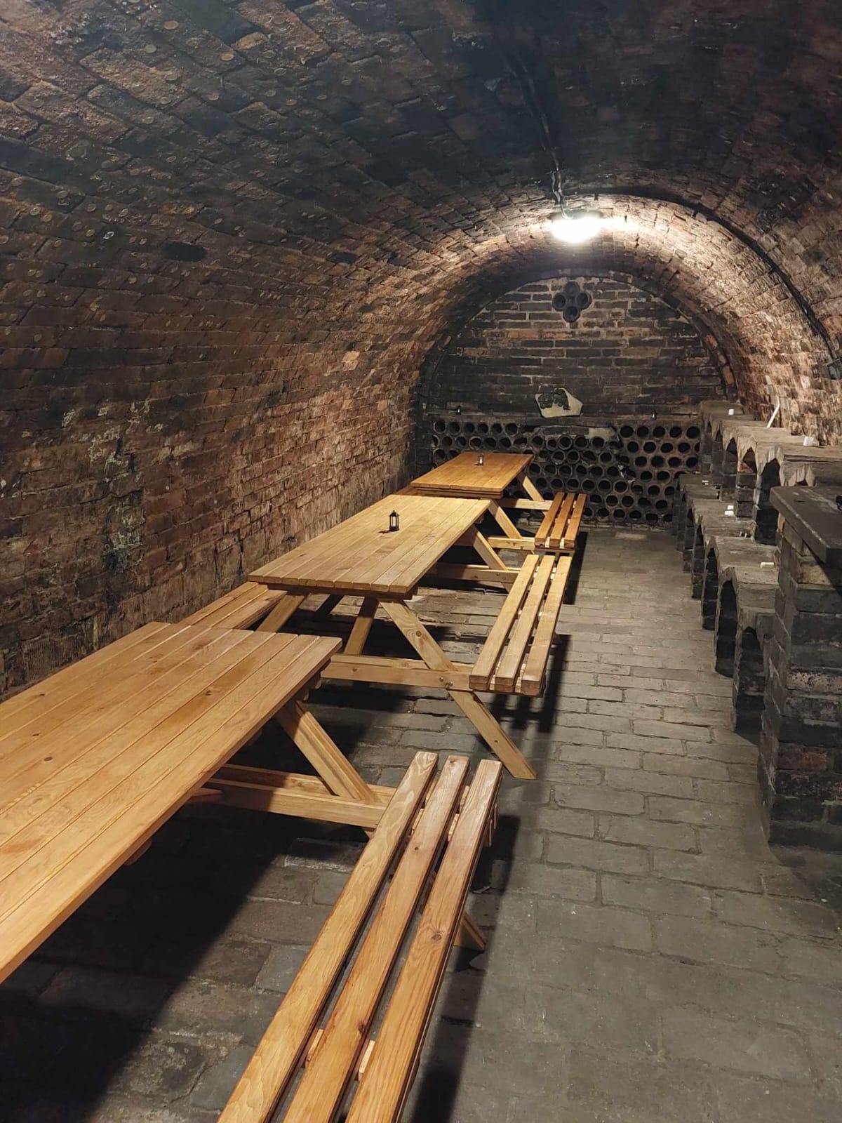 Bedňáků sklep na ambasádě foto 2