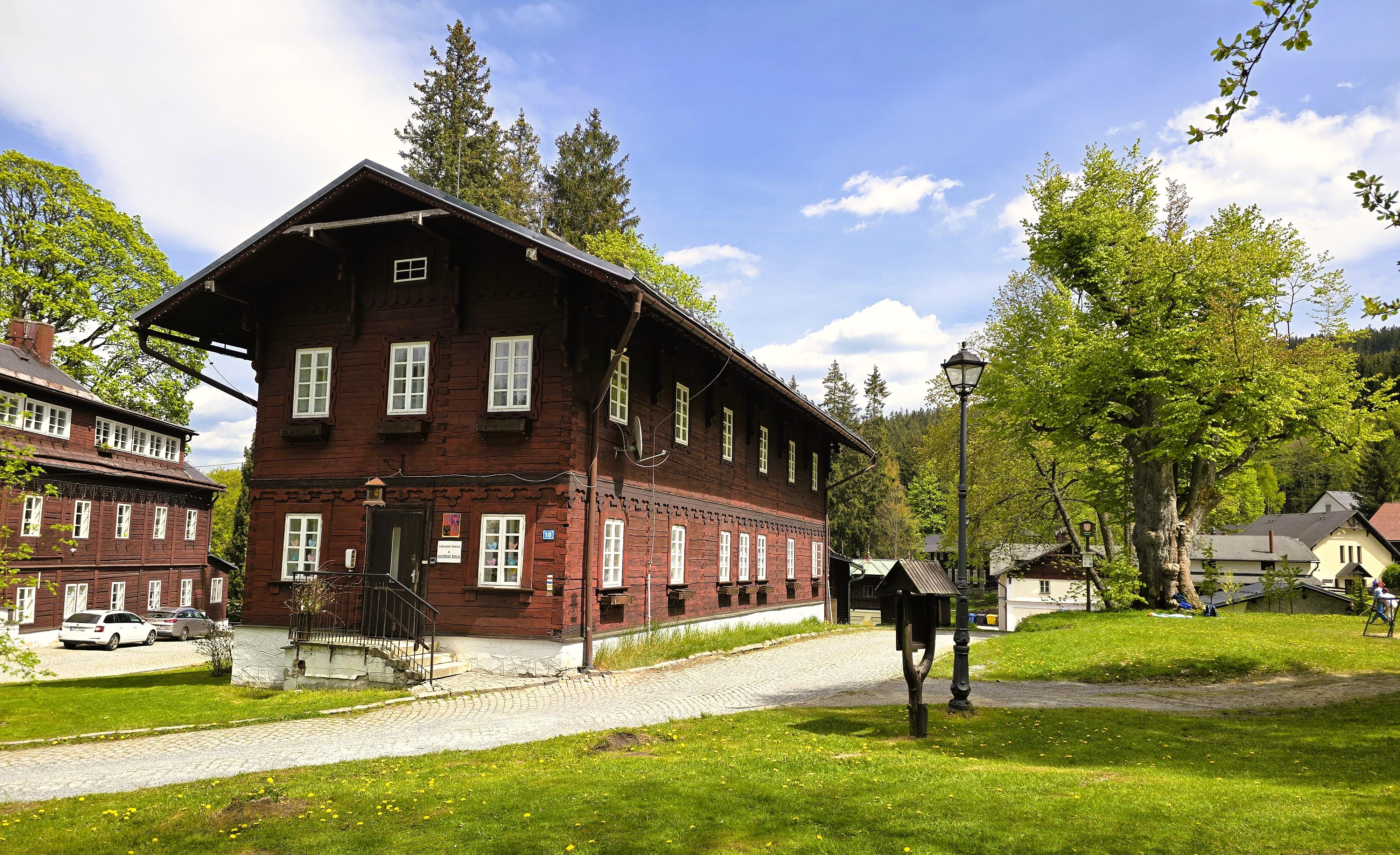 ZŠ a MŠ Karlova Studánka foto 3