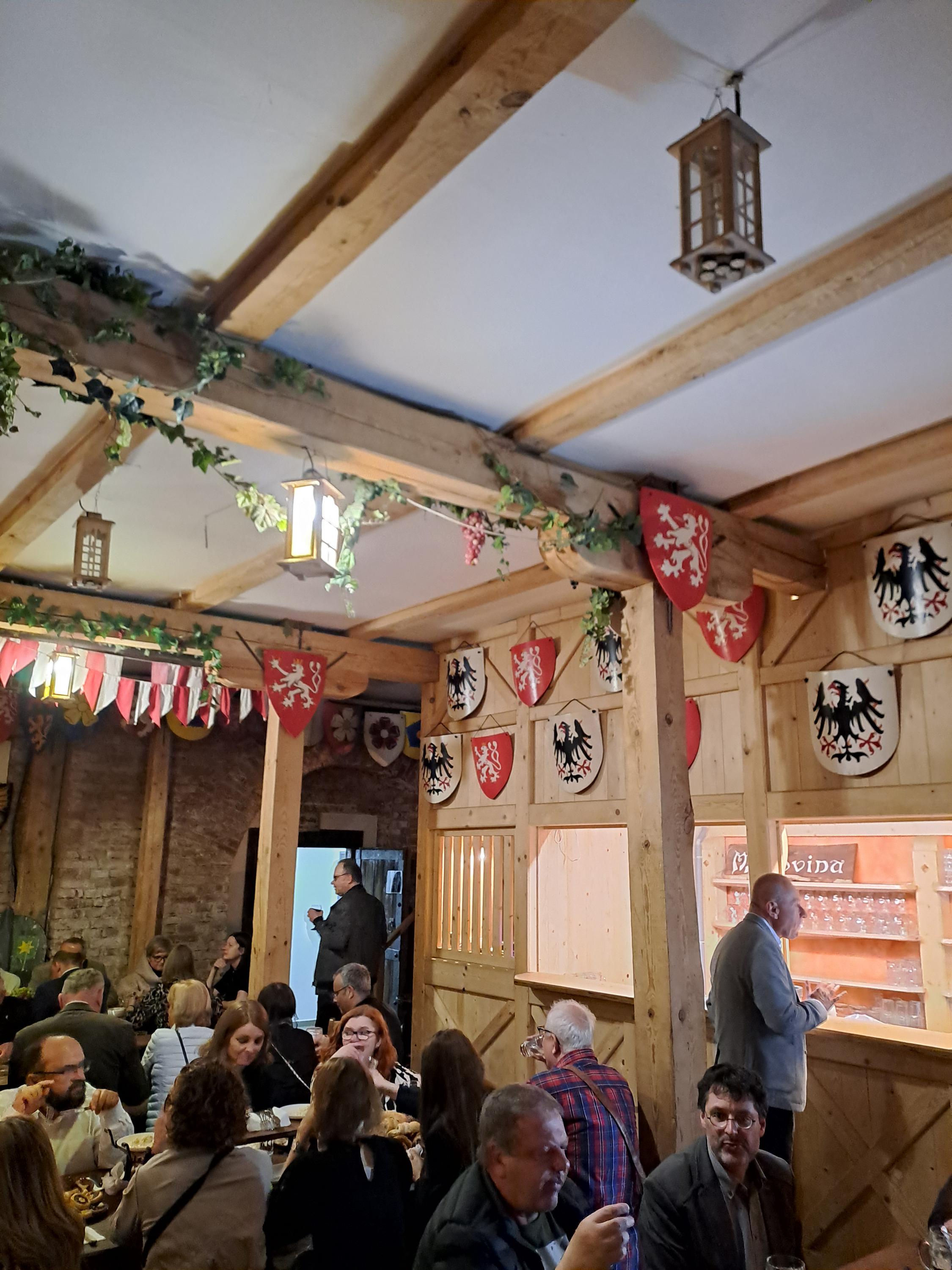 Filmová krčma s atmosférou foto 3