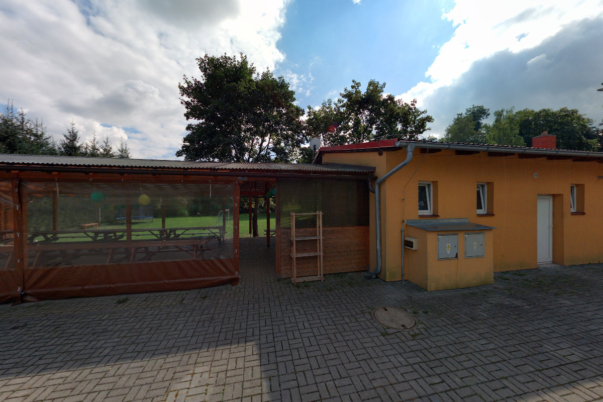 Fotbalové hřiště Úmonín foto 2