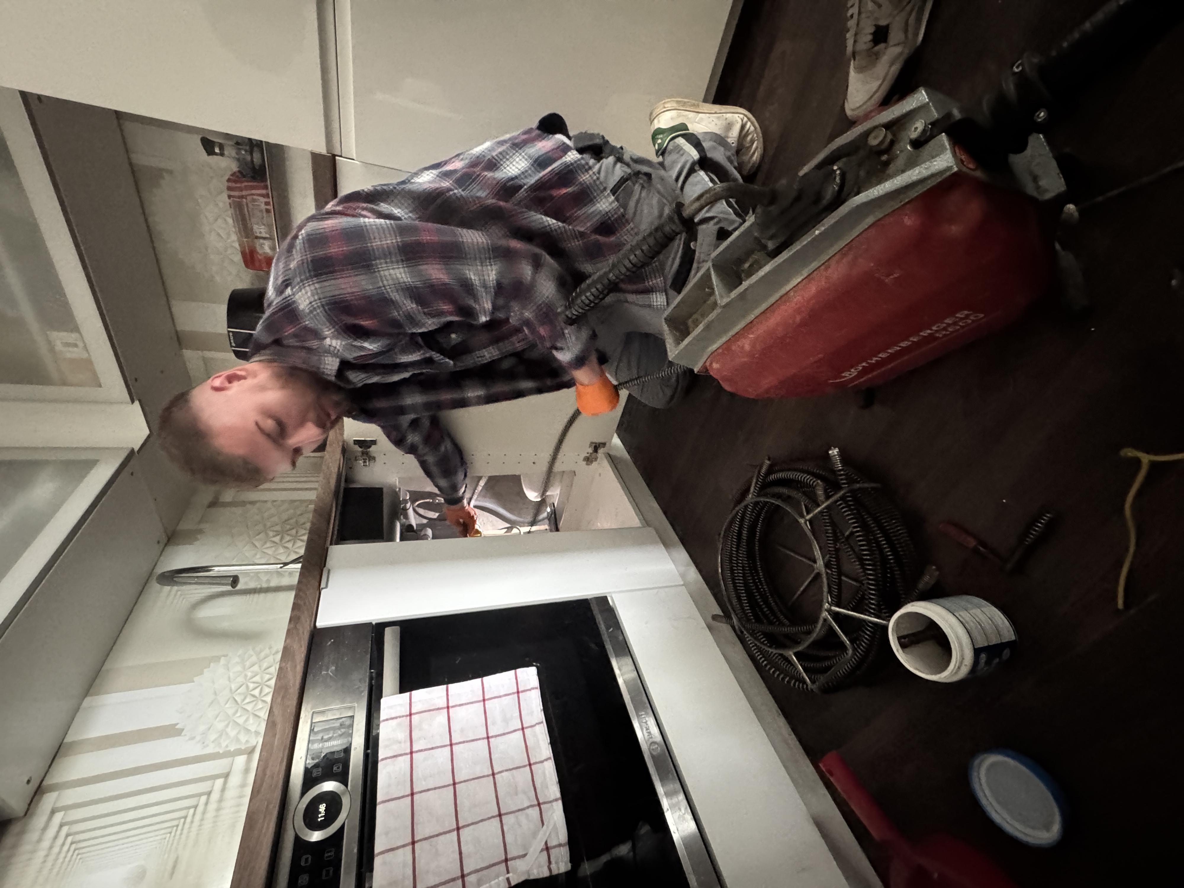 Instalatér, topenář, elektrikář - Dino Group s.r.o. foto 6