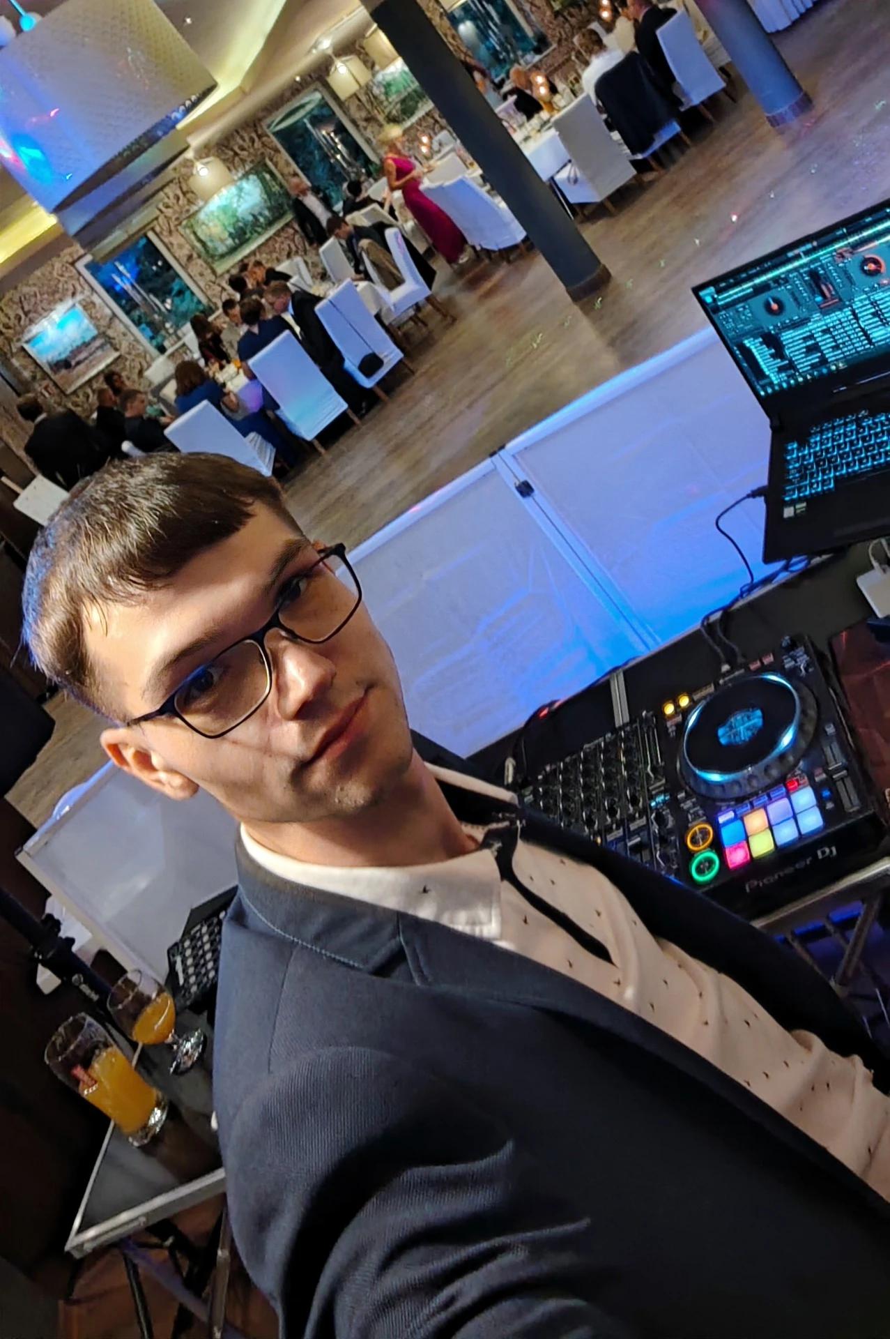 DJ Třinec - DJ VEX Václav Mikler foto 3