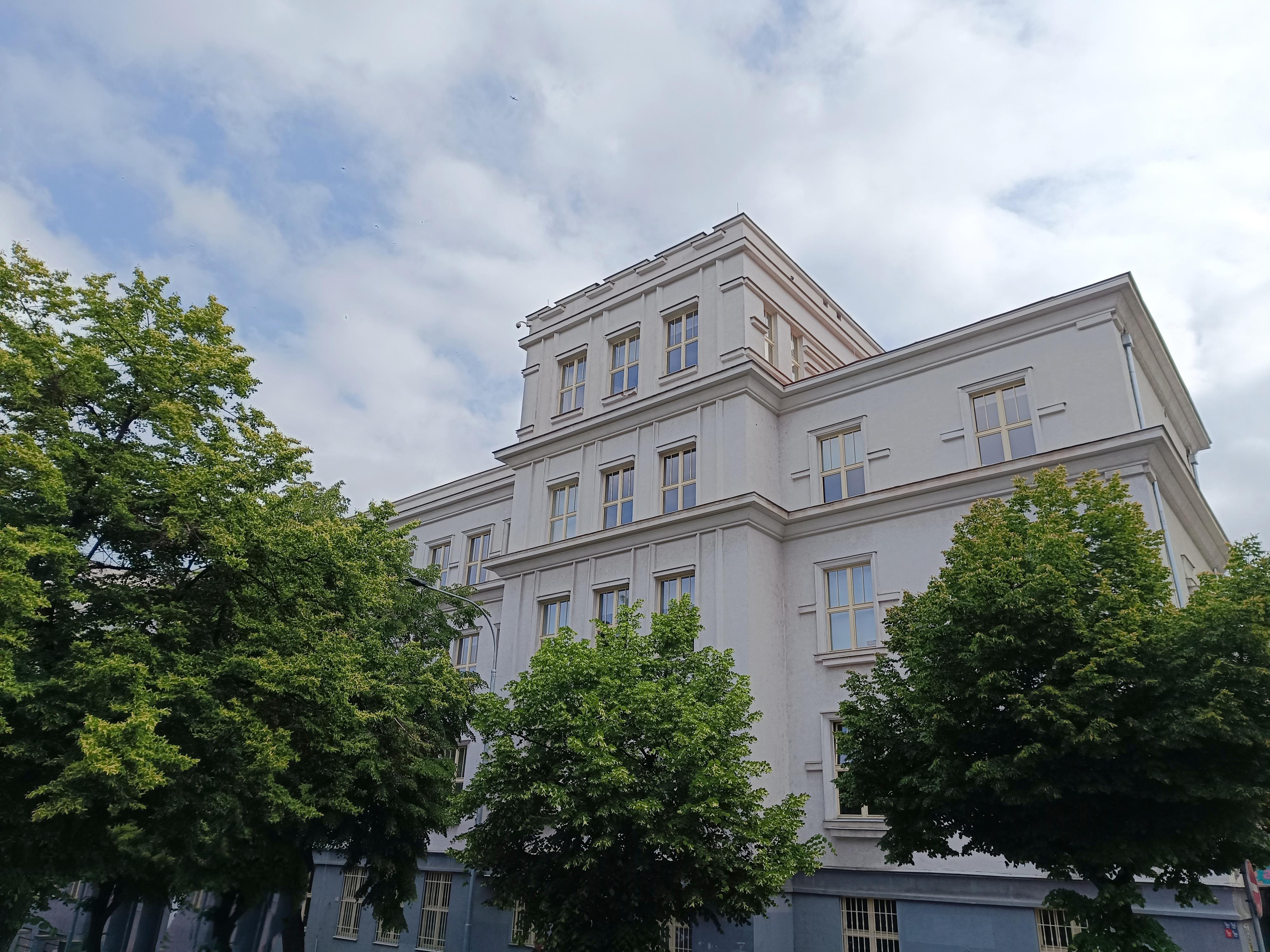 Střední uměleckoprůmyslová škola, Praha 3 foto 5