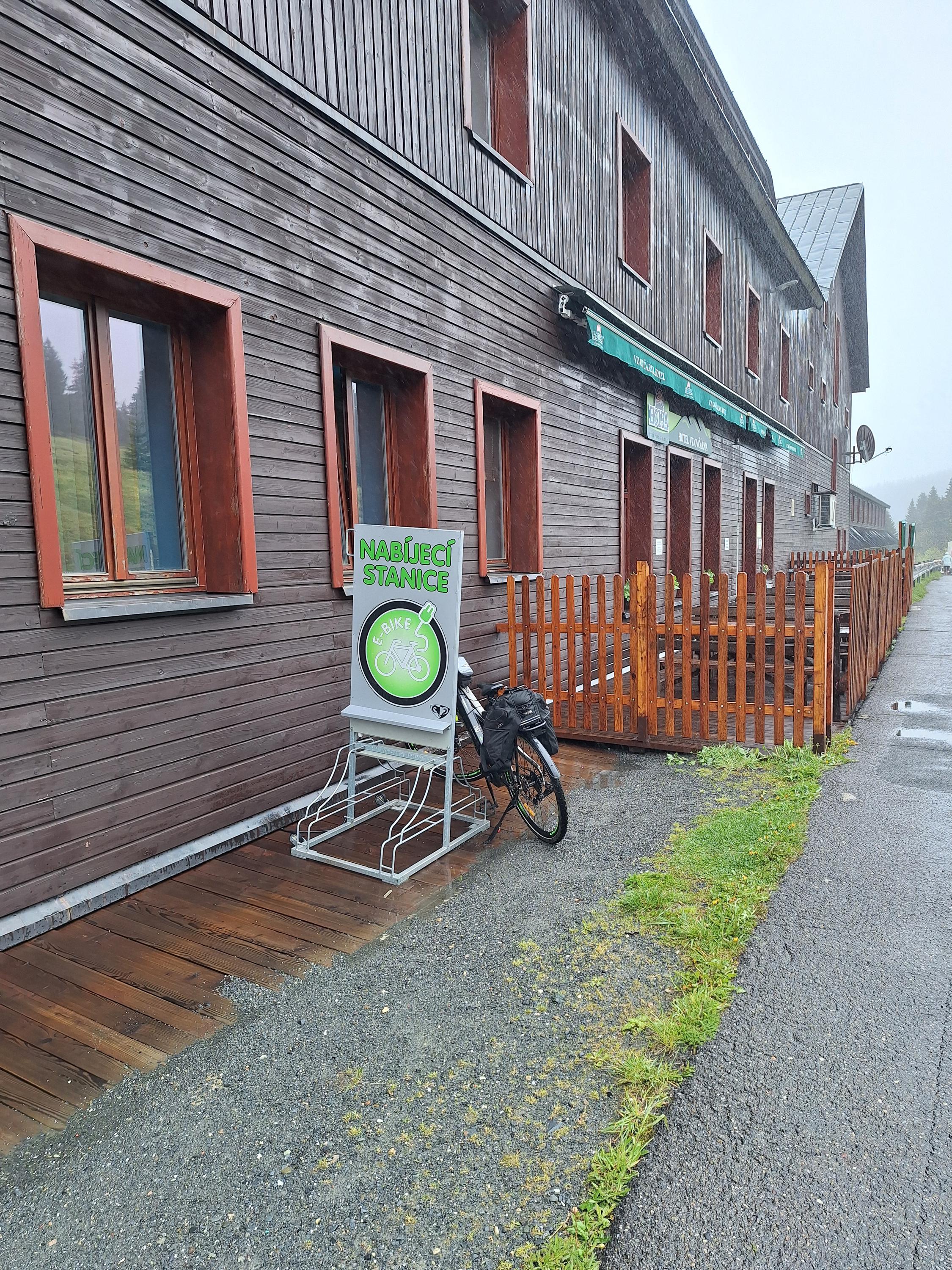 Nabíjecí stanice pro elektrokola foto 2