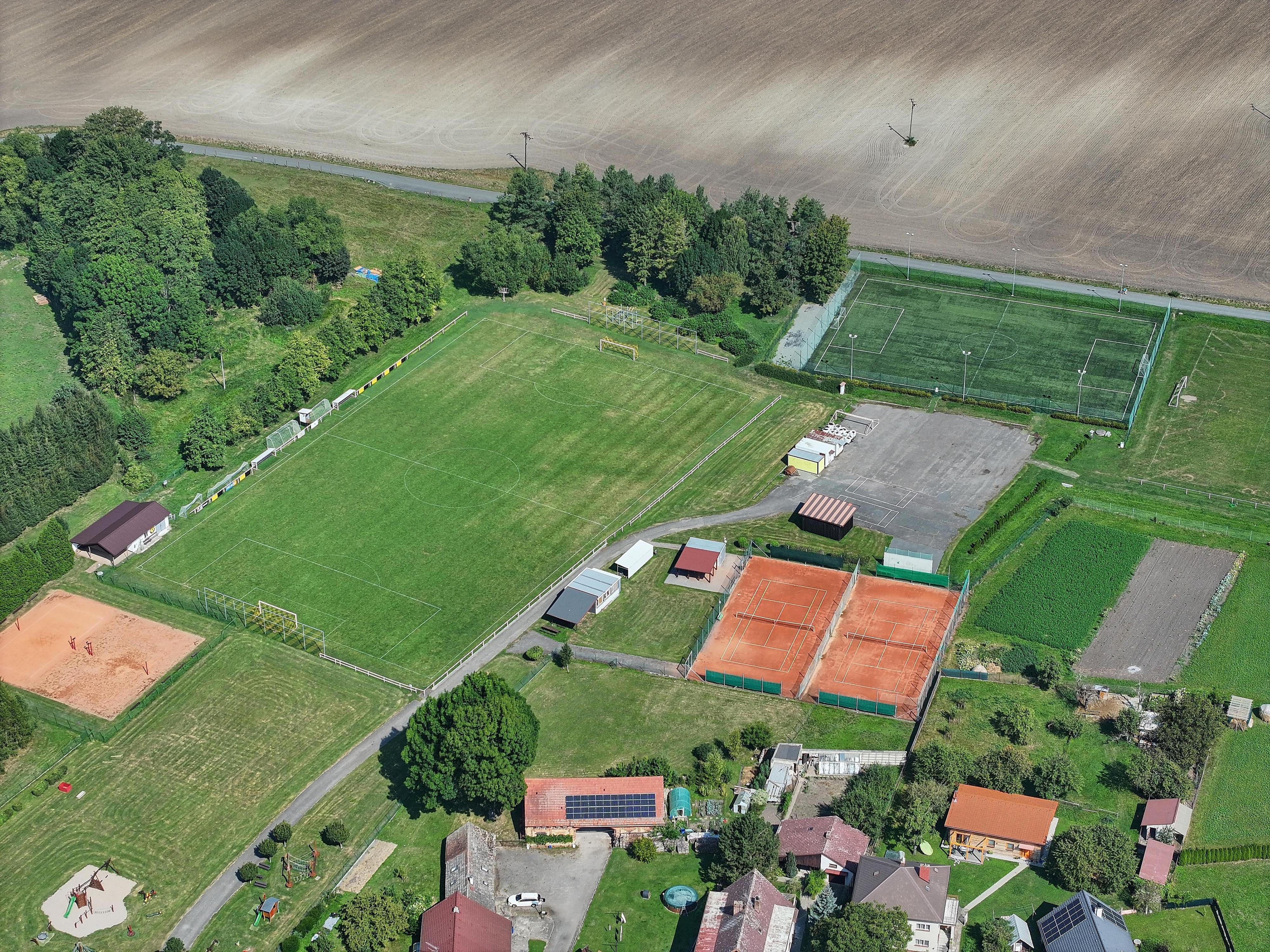 FK Černilov, z.s.- fotbalové hřiště foto 4