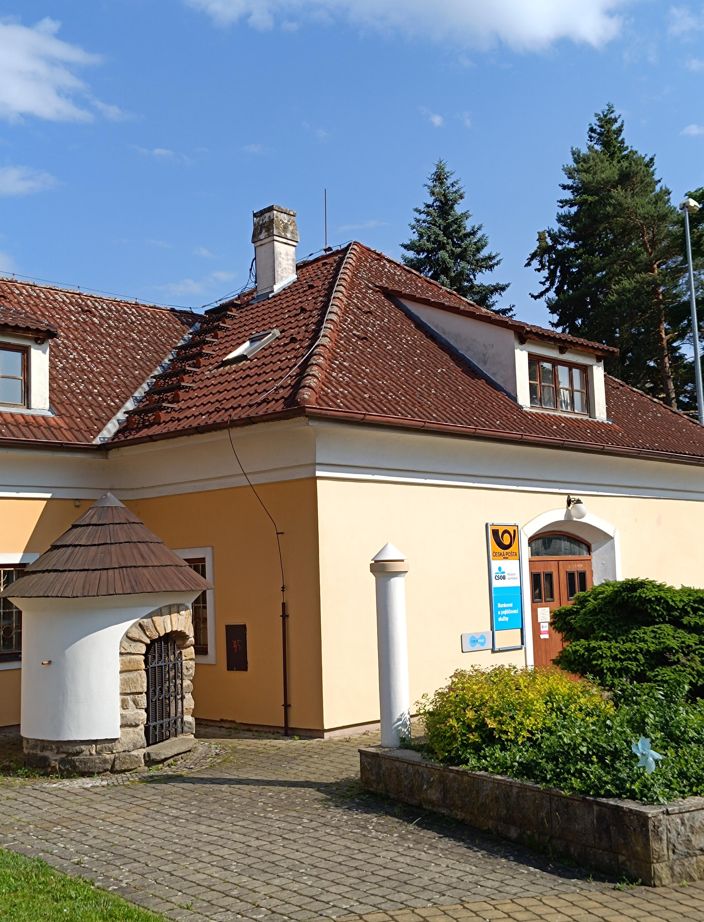 Místní knihovna Praha - Dolní Počernice foto 3