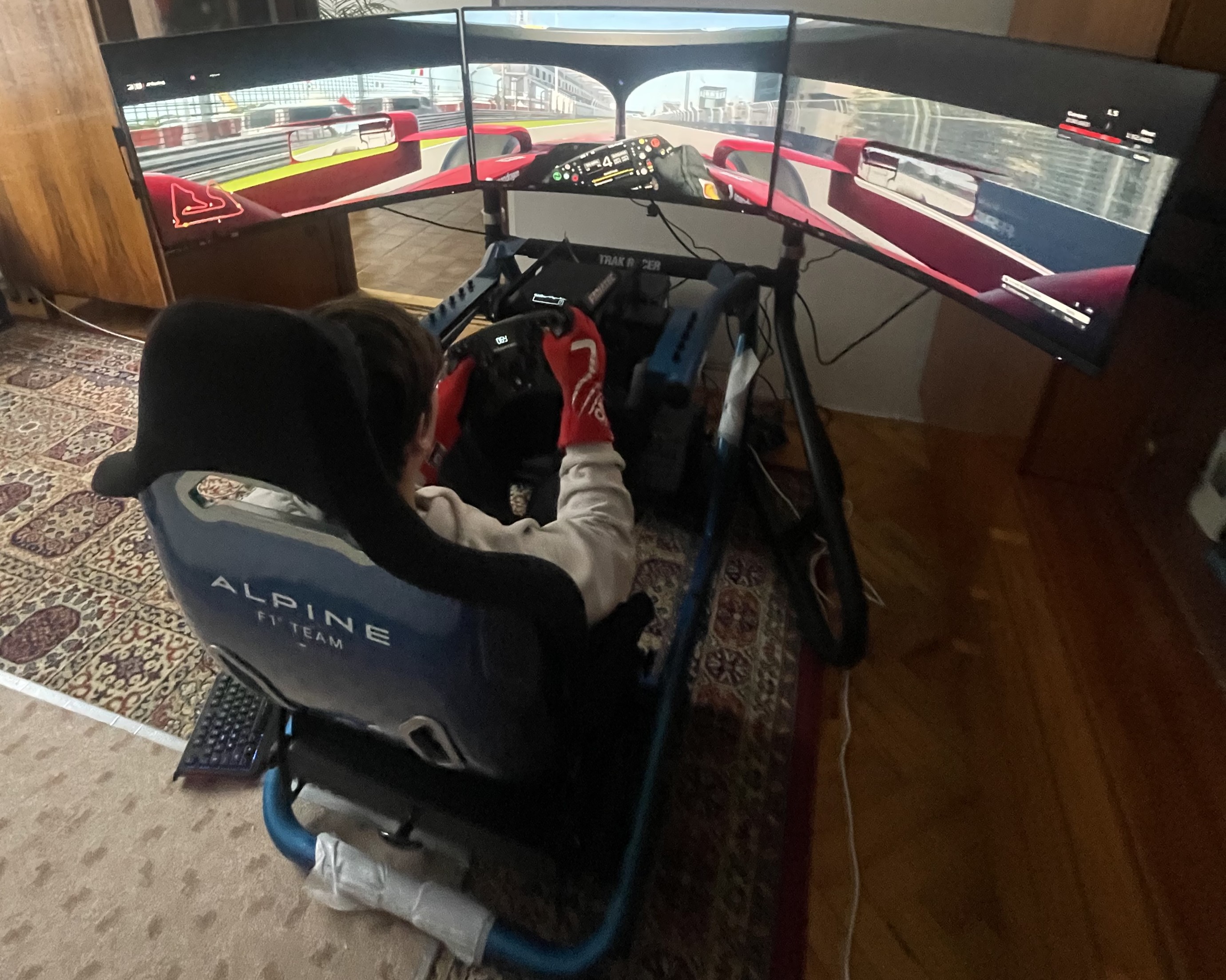 Simtech - závodní simulátory na míru foto 3