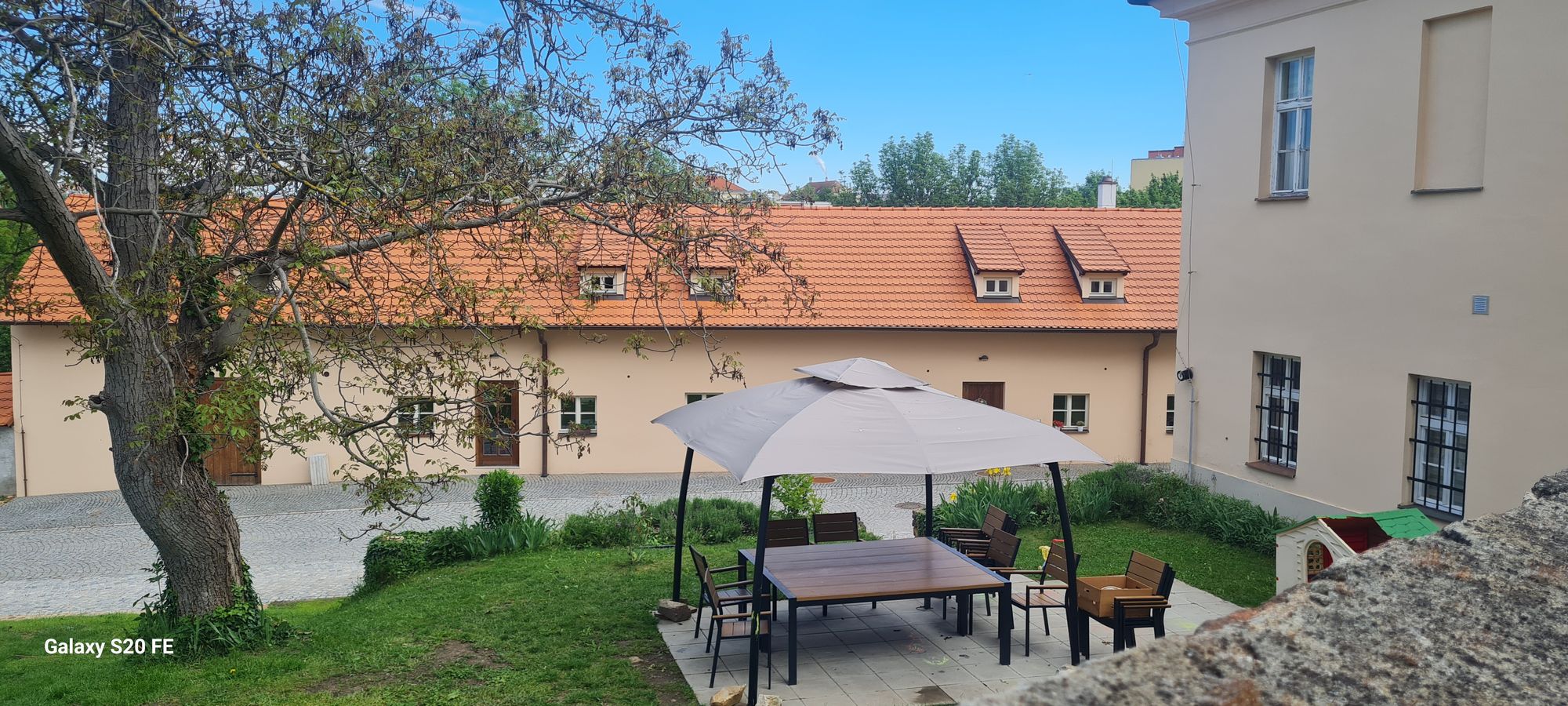 Komunitní Centrum Farní Dvůr foto 3