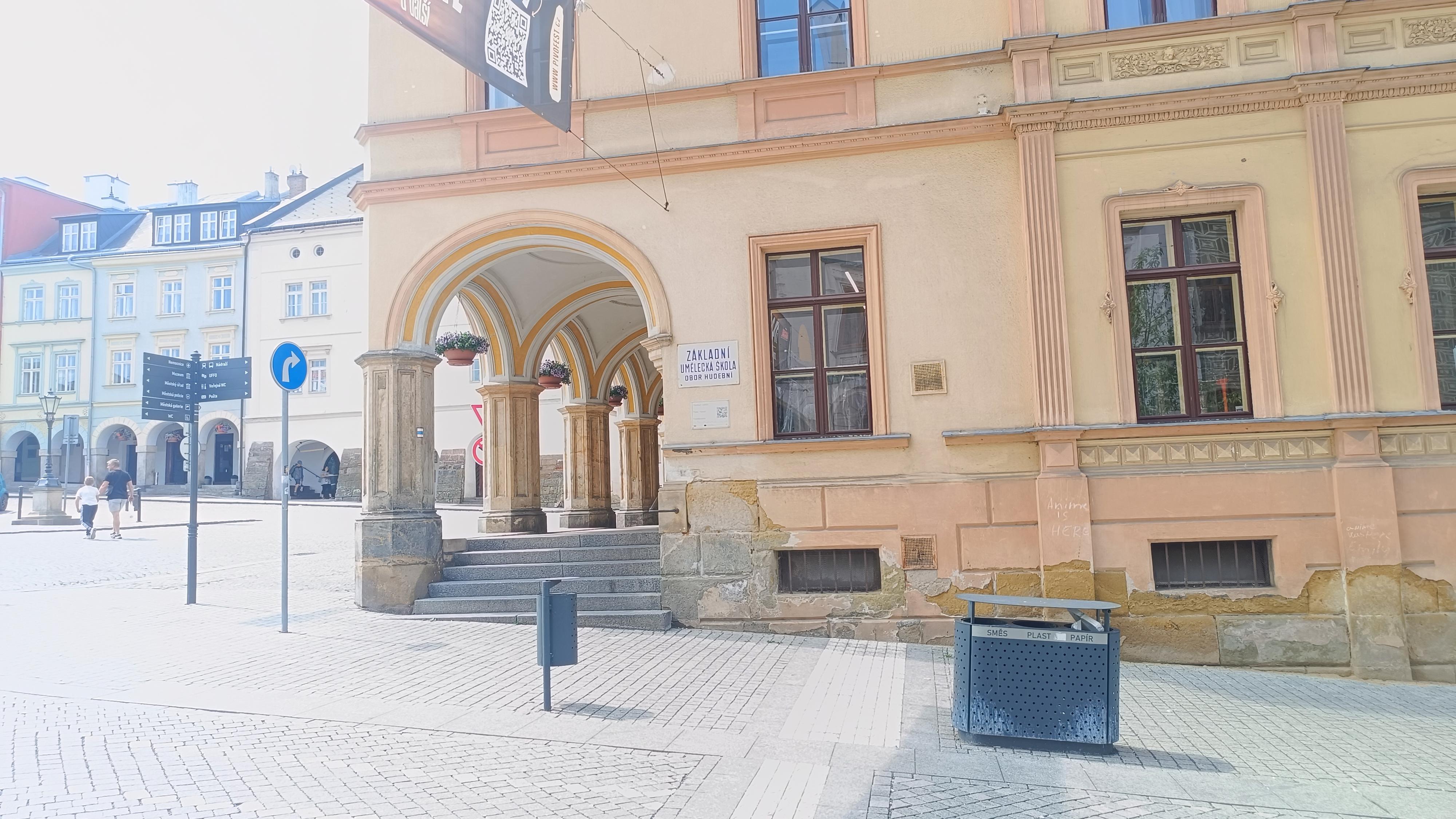 ZUŠ Trutnov, Krakonošovo náměstí