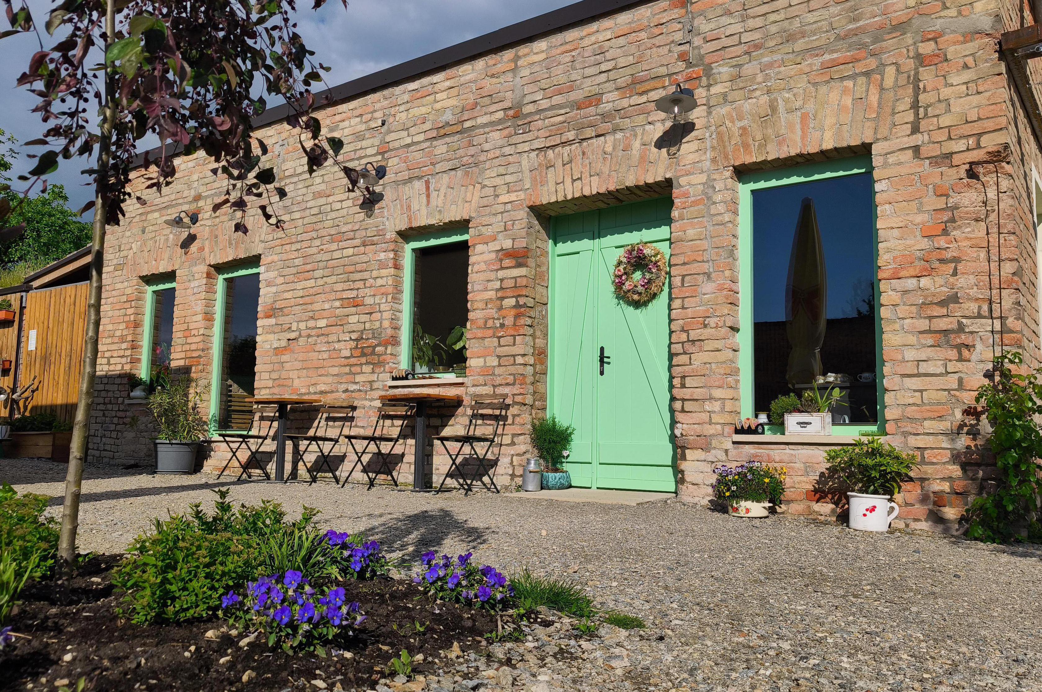 Kavárna a vinný bar Na zahradě