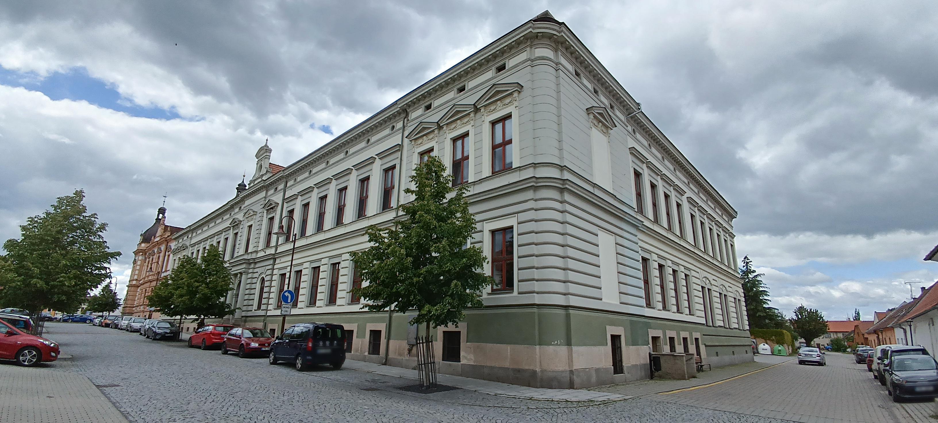 ZŠ Dobřany, Školní