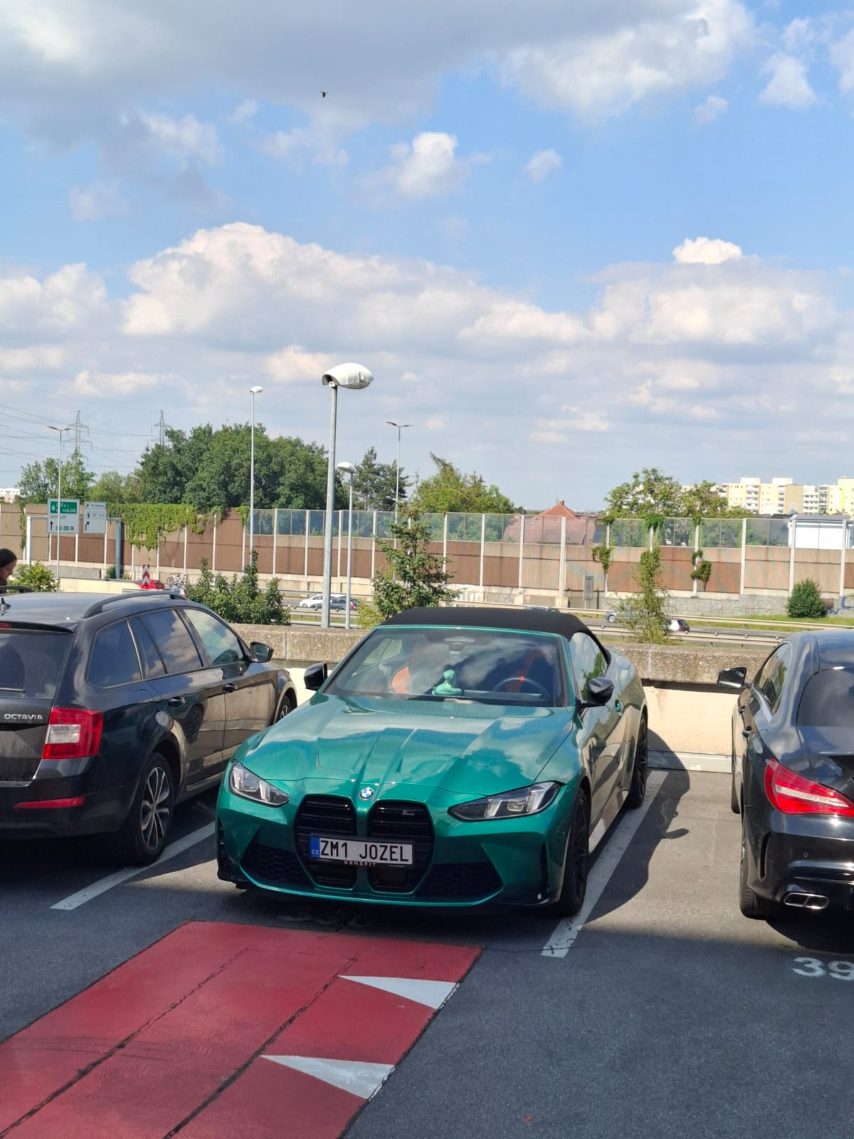 MR.PARKIT - Parking Opatov Park Líbalova foto 5