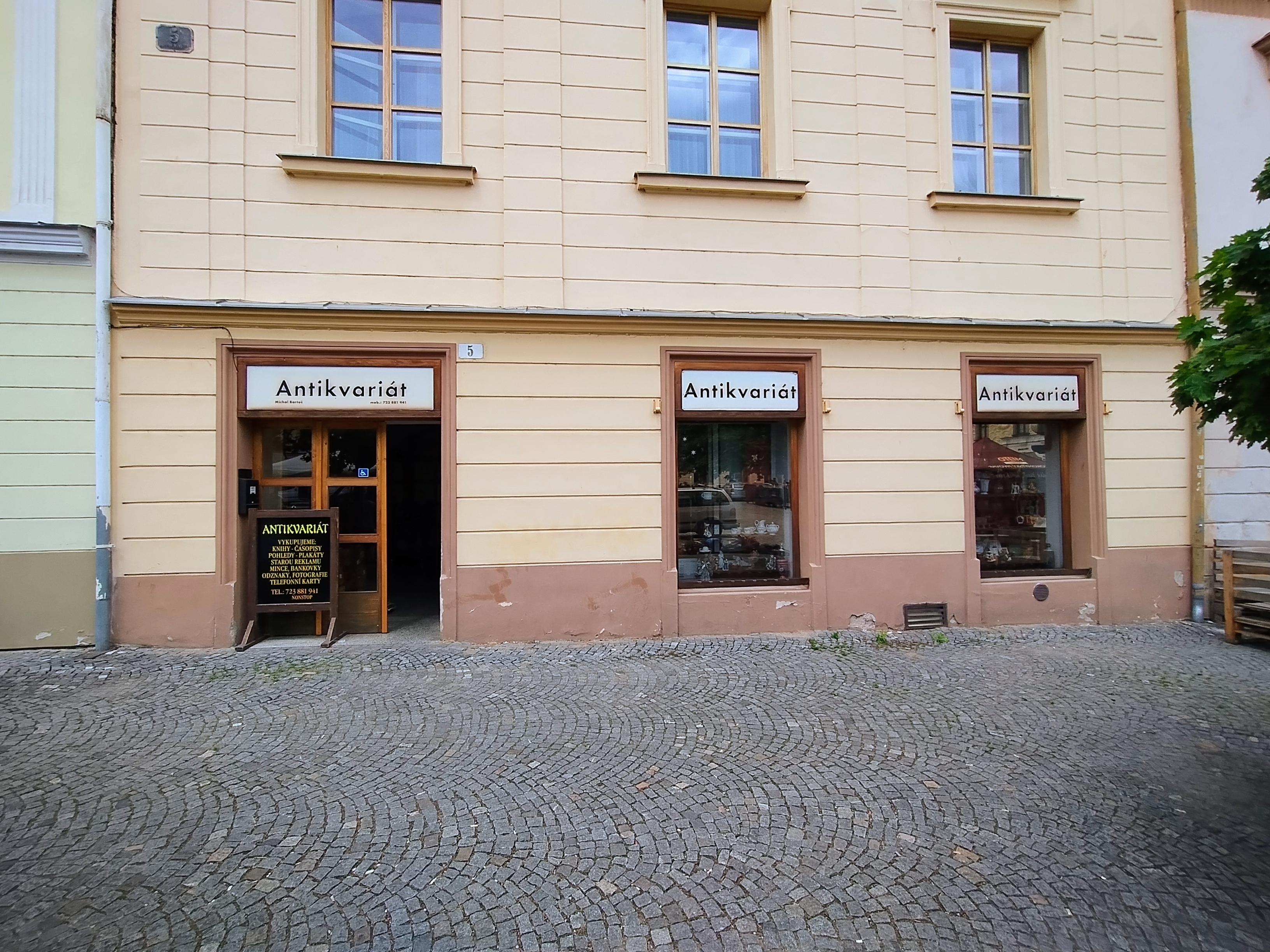 Antikvariát Bartoš foto 2