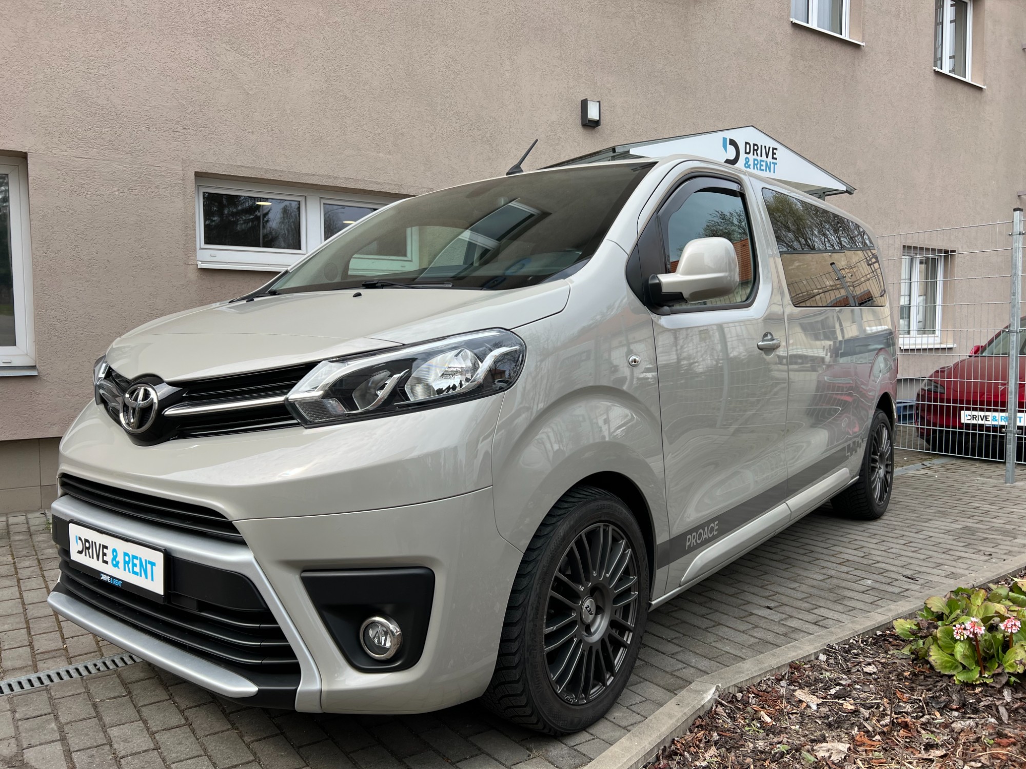 Autopůjčovna Drive&Rent foto 5