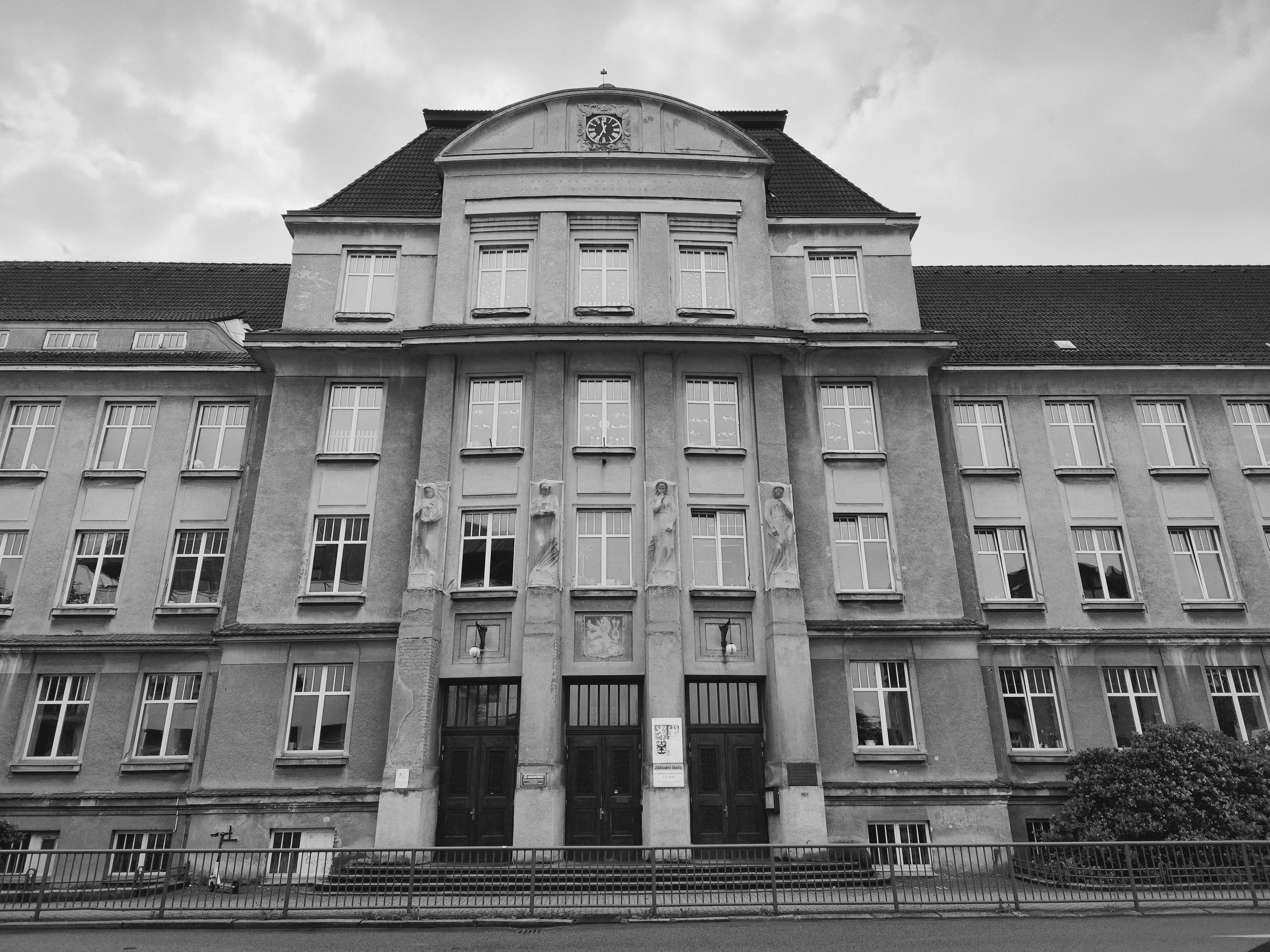 ZŠ s rozšířenou výukou jazyků, Liberec, Husova foto 3