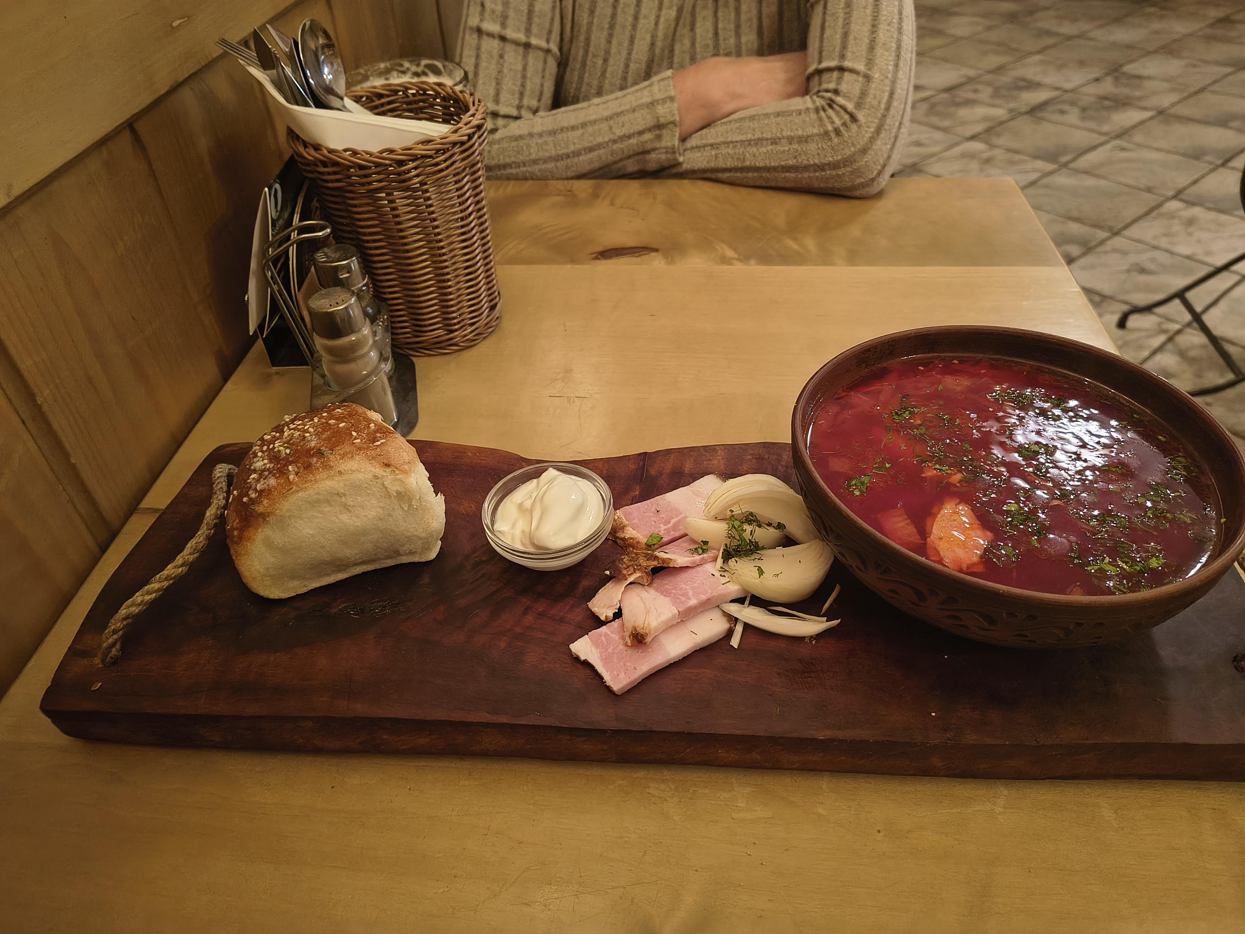 Bleriot Ukrajinská restaurace Berehynia foto 5