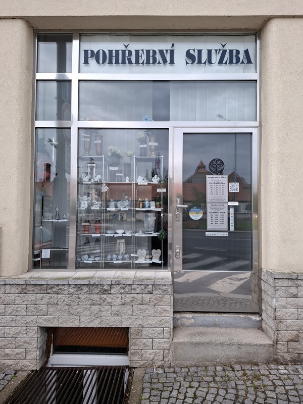 Jitka Benešová - smuteční vazba květin foto 2