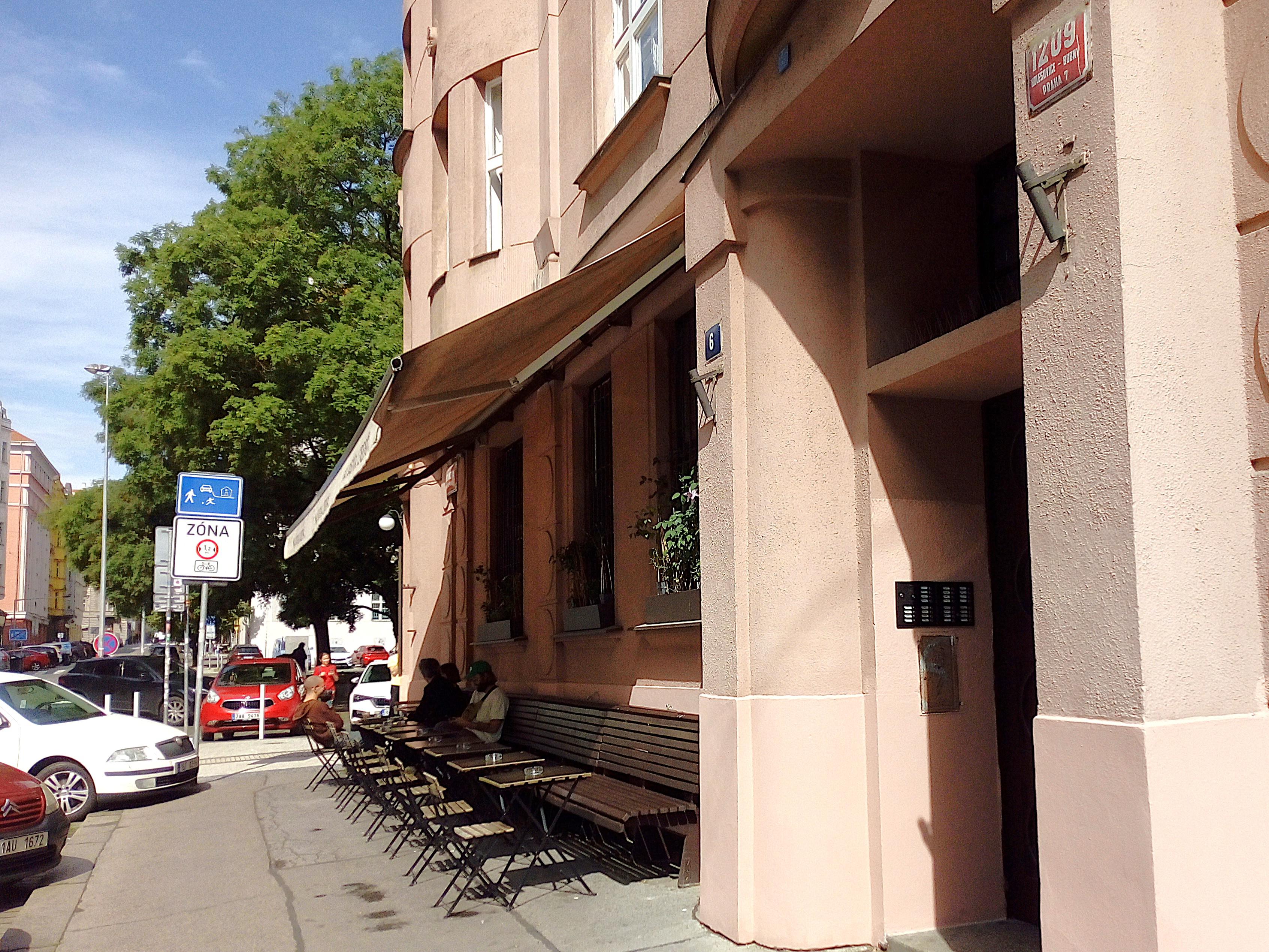 Kavárna Liberál foto 3