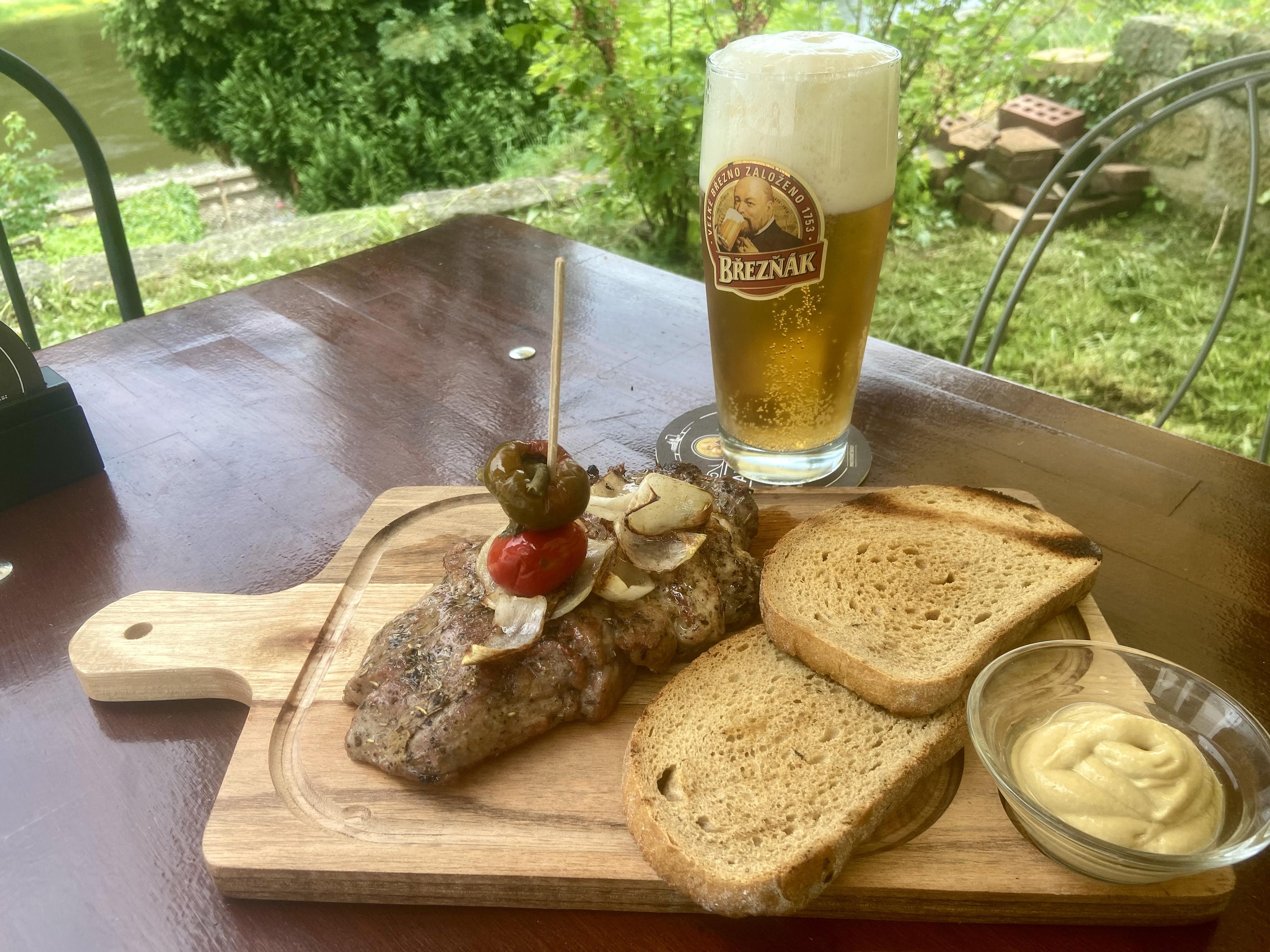 Občerstvení za nádražím Dolní Žleb