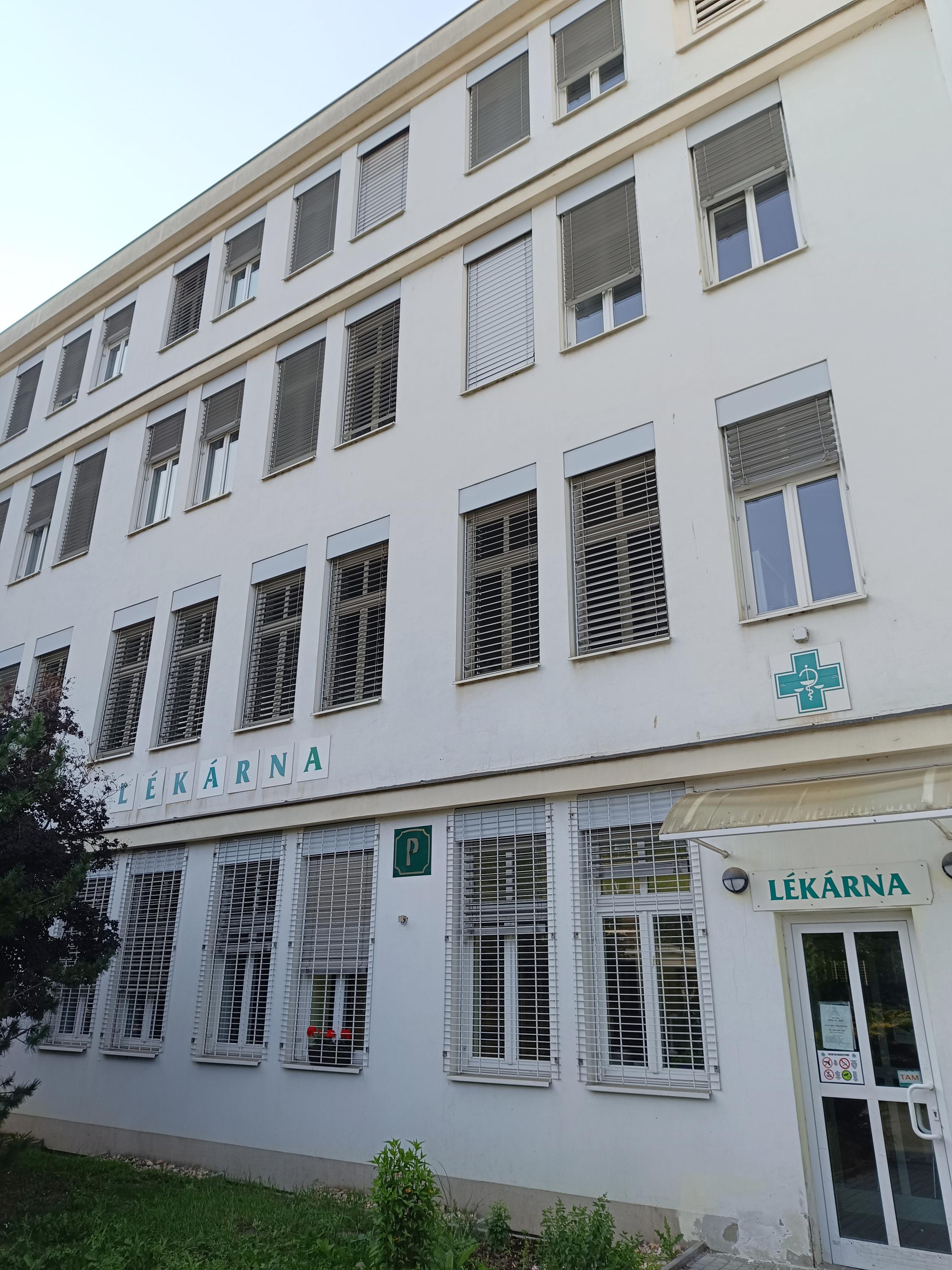 Ústavní lékárna - Fakultní nemocnice Královské Vinohrady foto 1