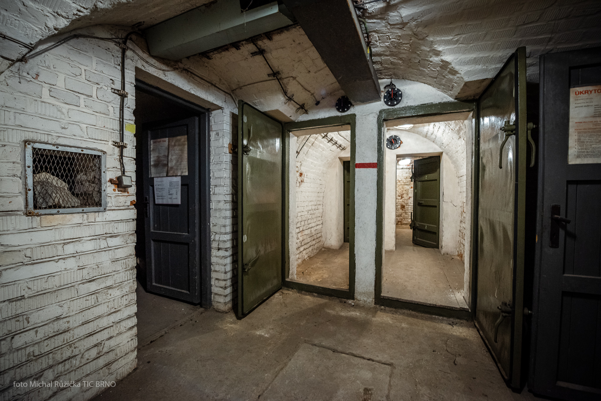 Kryt Denis pod Petrovem foto 4