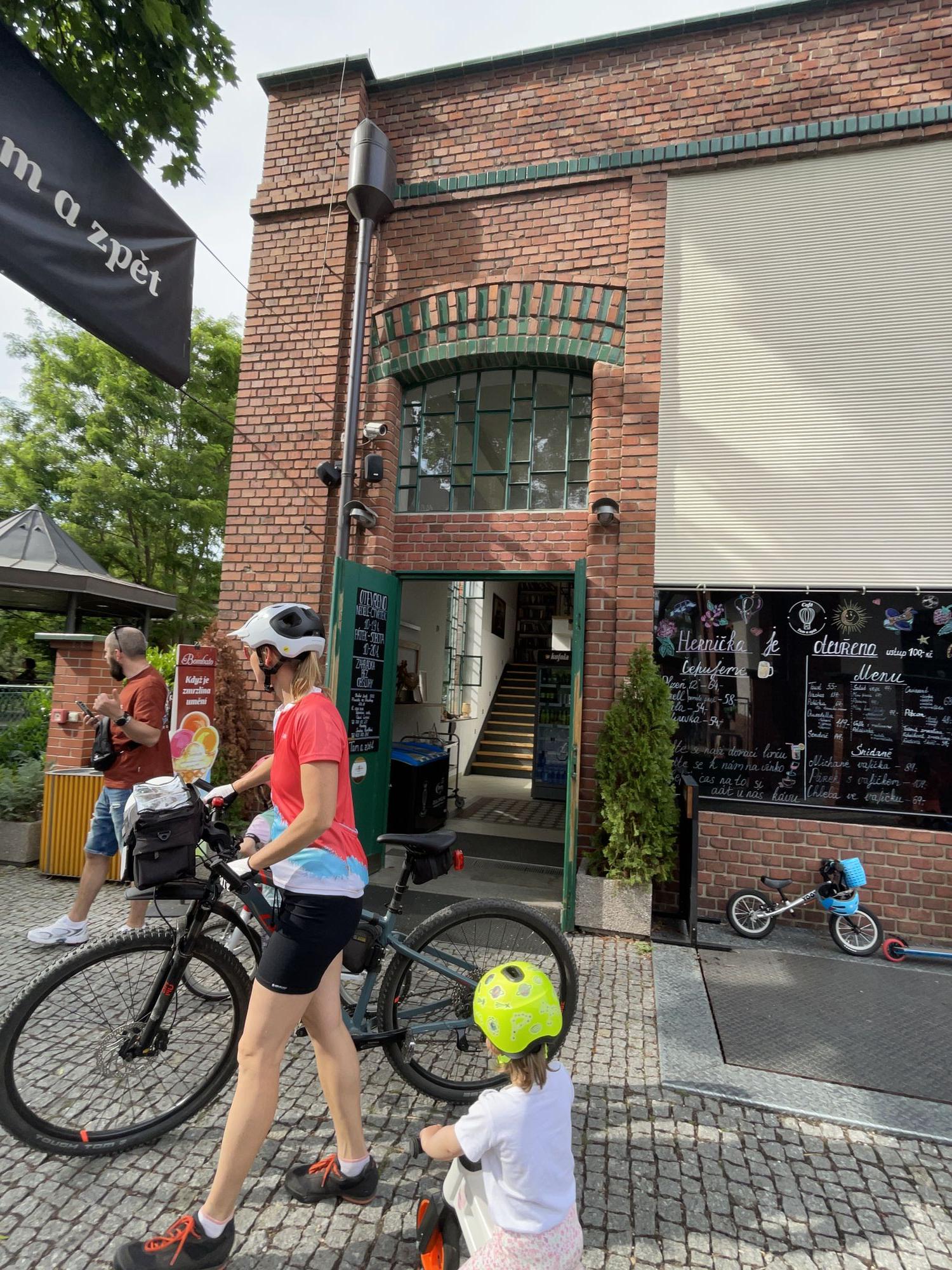 Café a bistro Tam a zpět foto 3