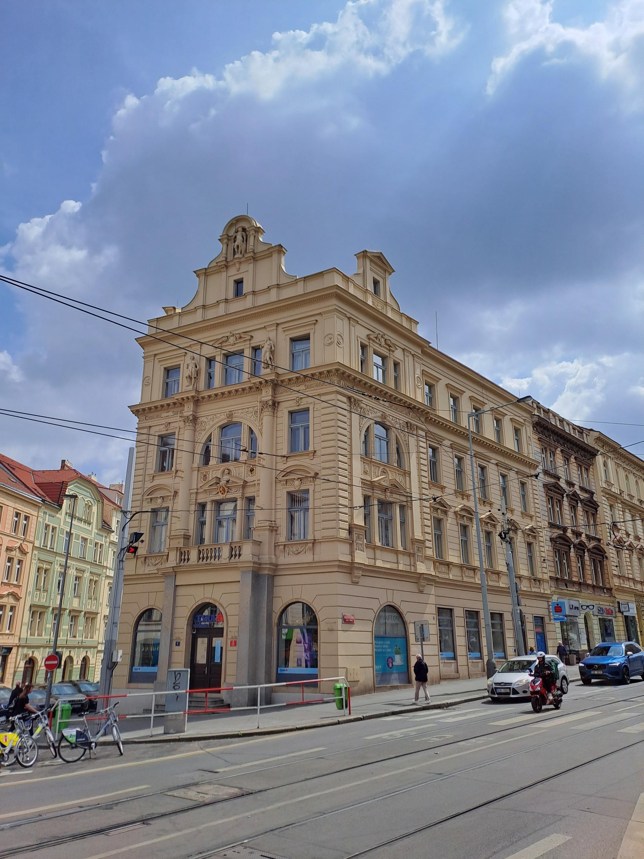 Česká spořitelna, a.s. foto 2