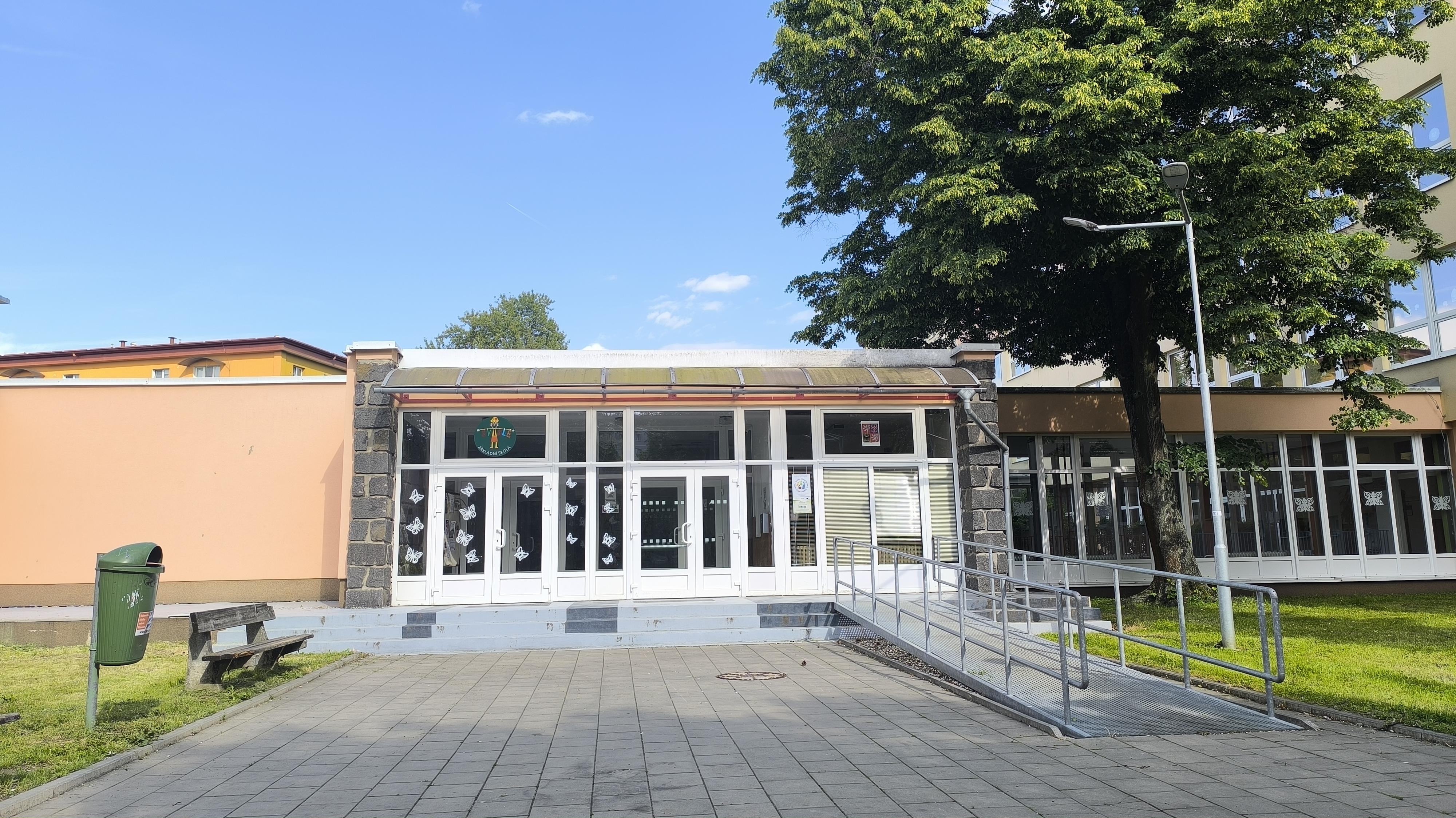 ZŠ Přerov, Svisle foto 3
