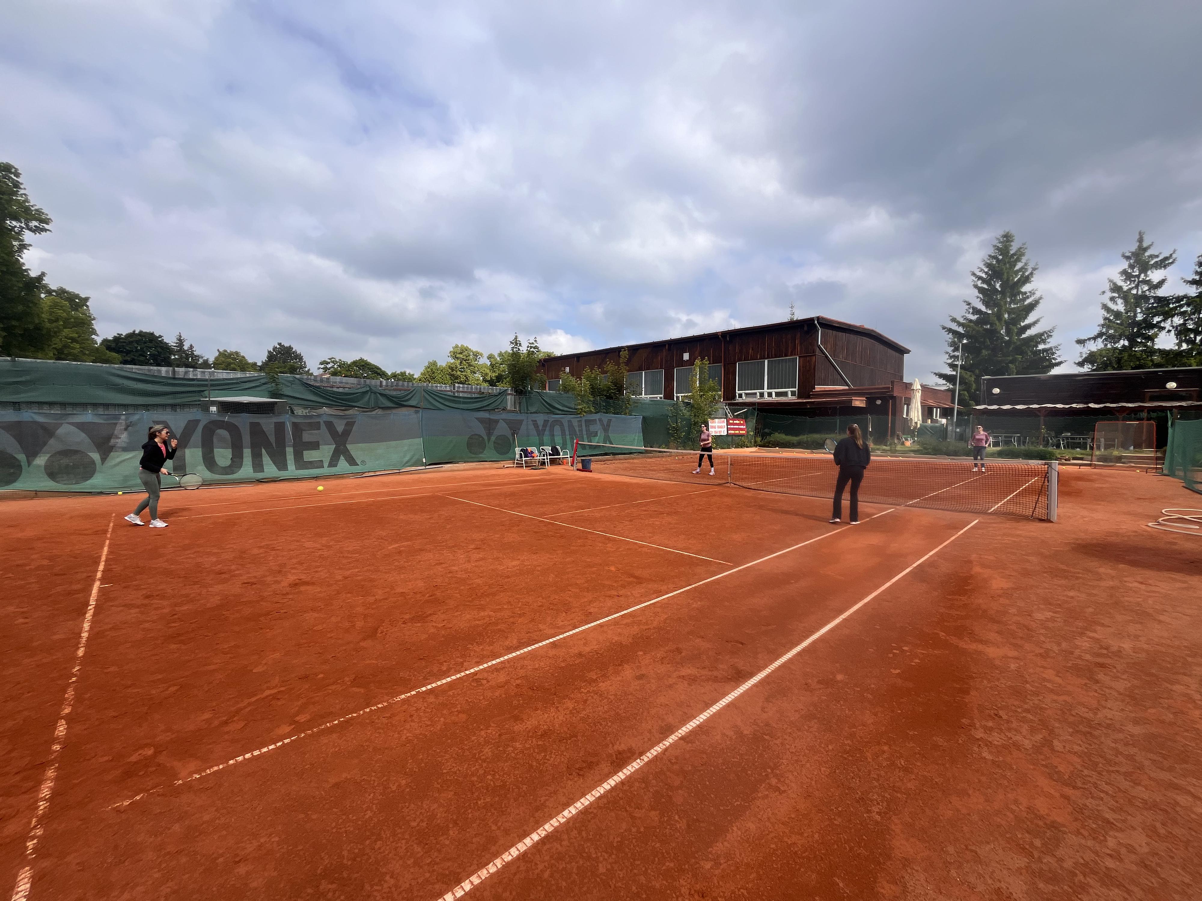 TENIS CENTRUM Mandlík, s.r.o.