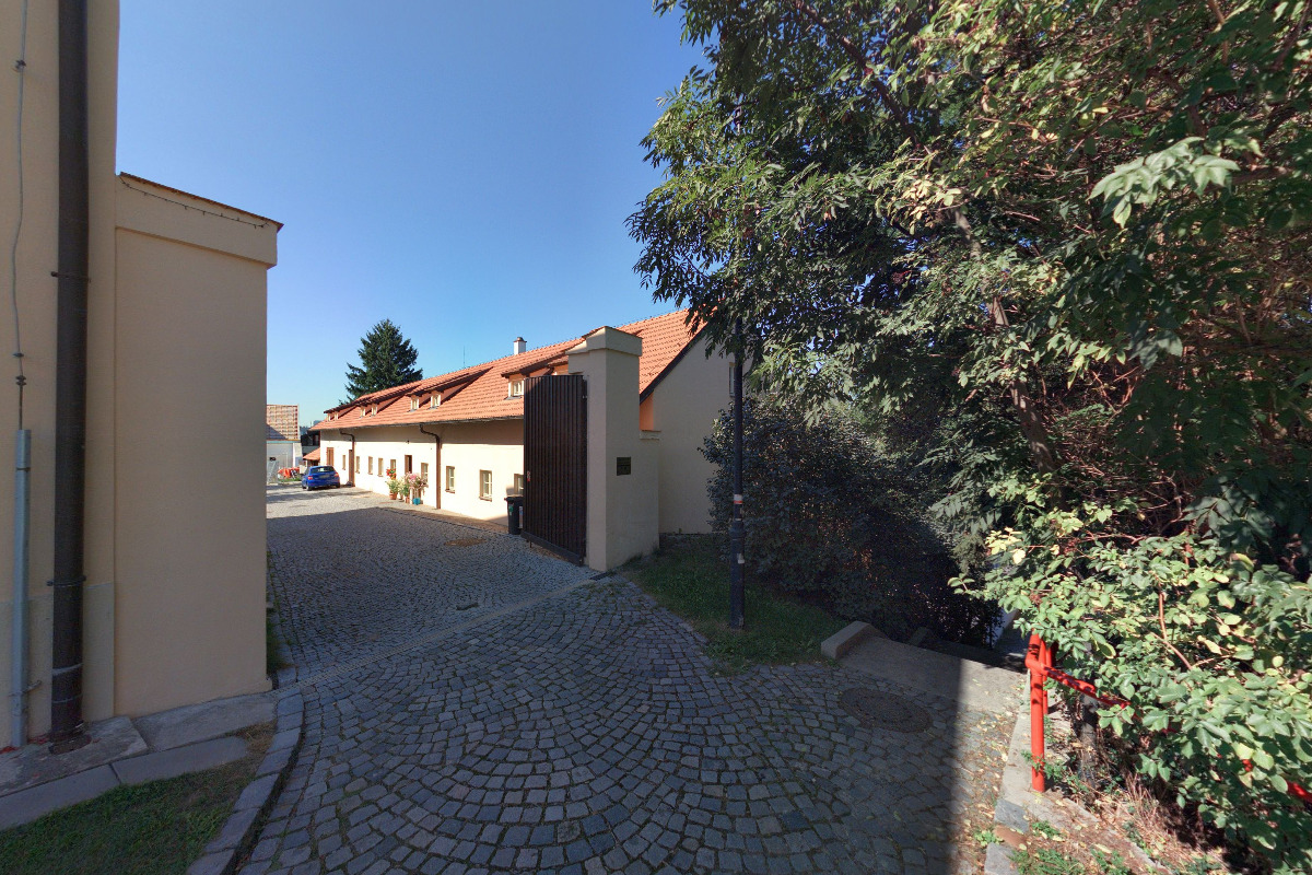 Komunitní Centrum Farní Dvůr