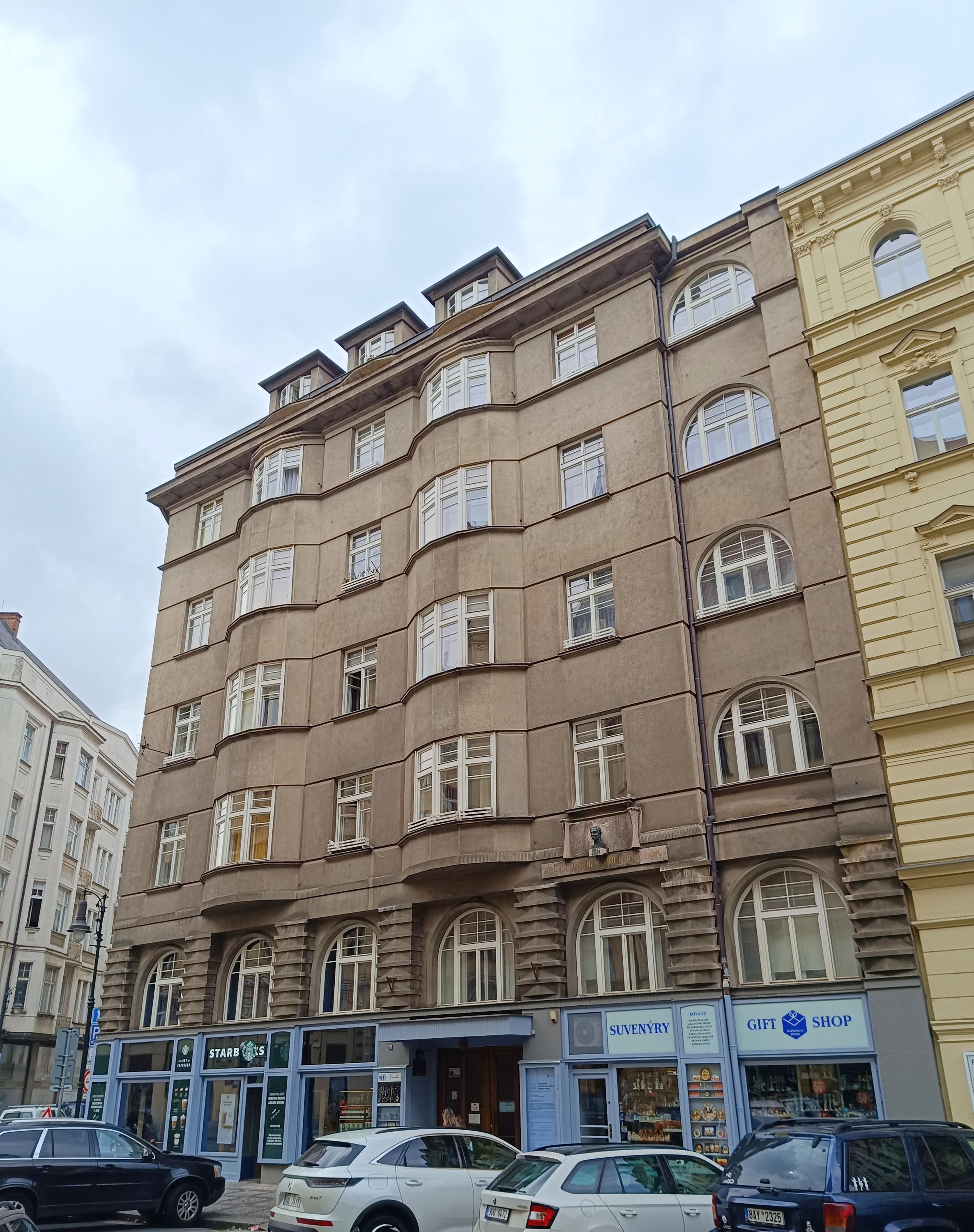 Památník Jaroslava Ježka foto 4