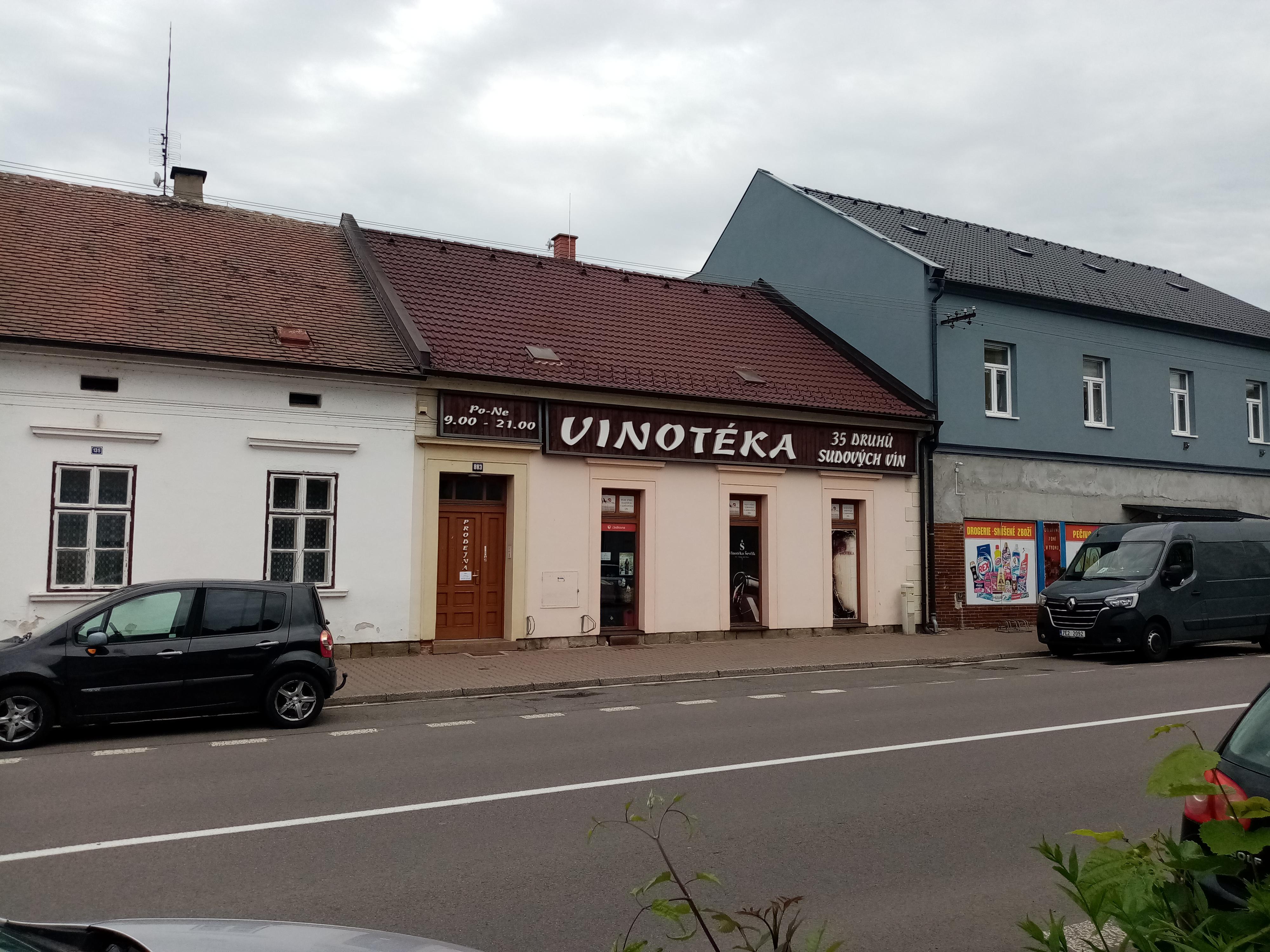 Vinotéka Slatiňany foto 2