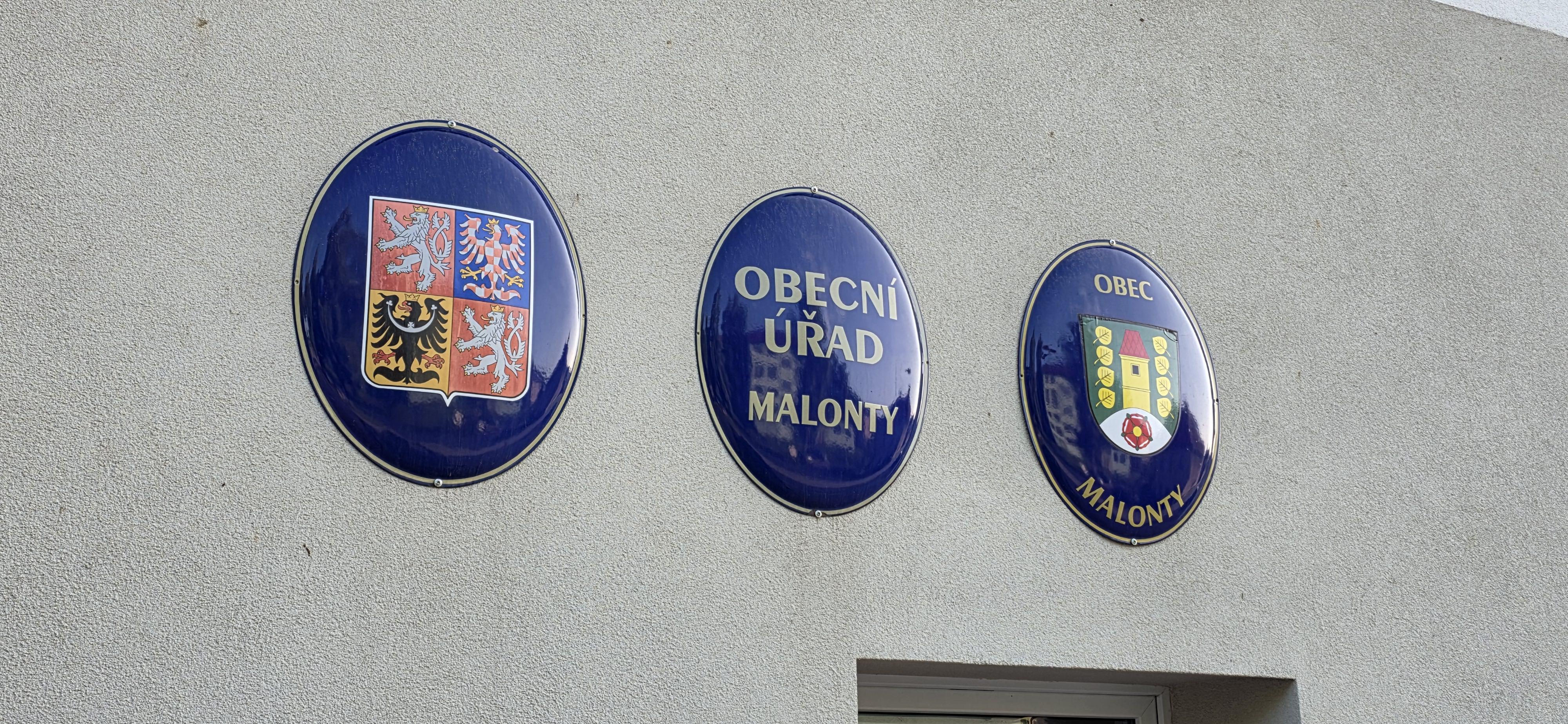Malonty - obecní úřad foto 2