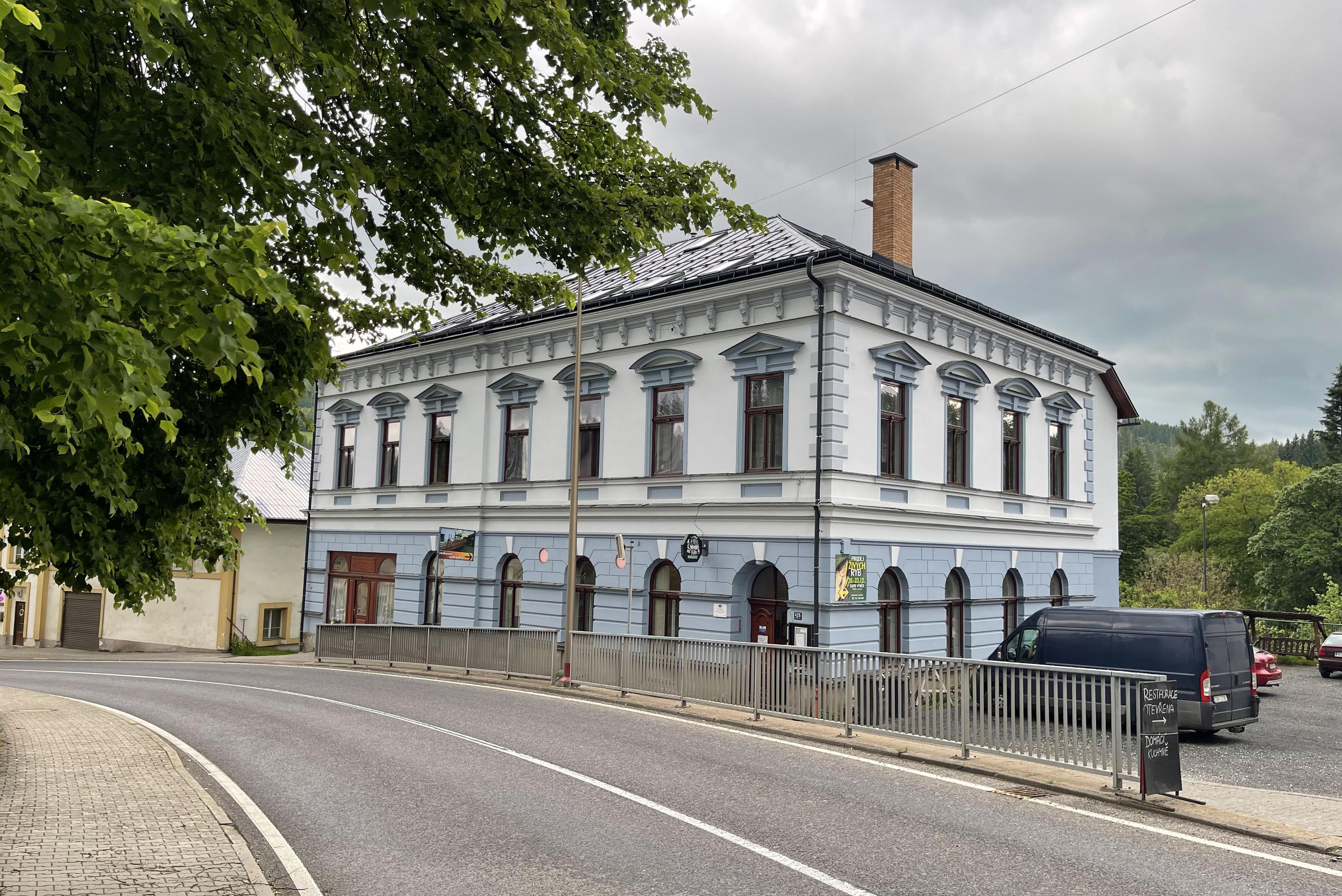Hotel a restaurace Krakonoš
