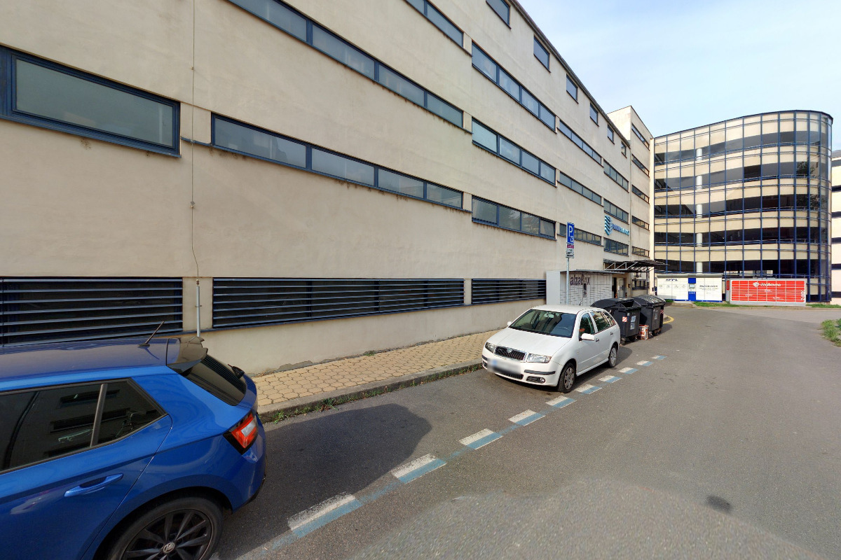 Dr. Max - výdejní box