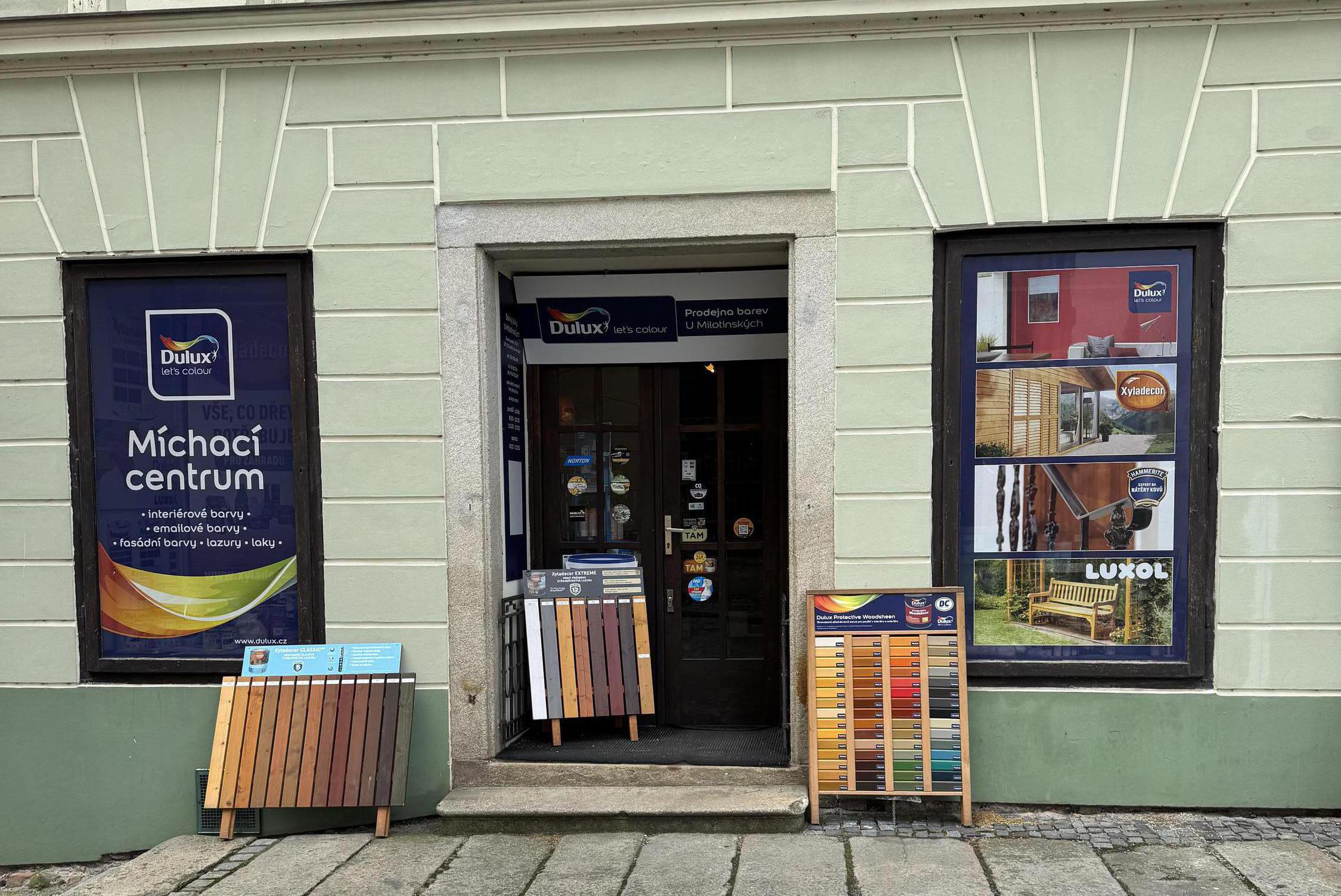 Barvy laky U Milotinských