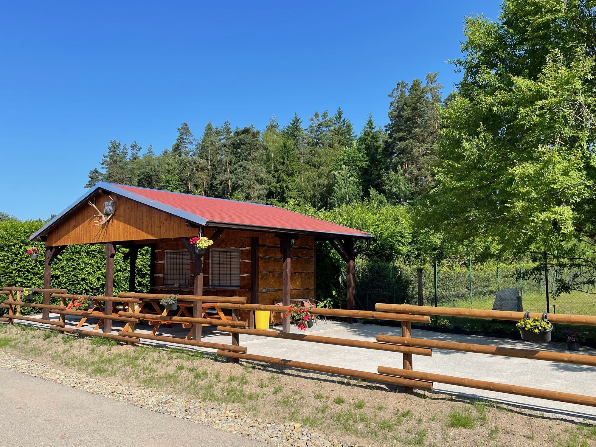 Občerstvení u jelení farmy