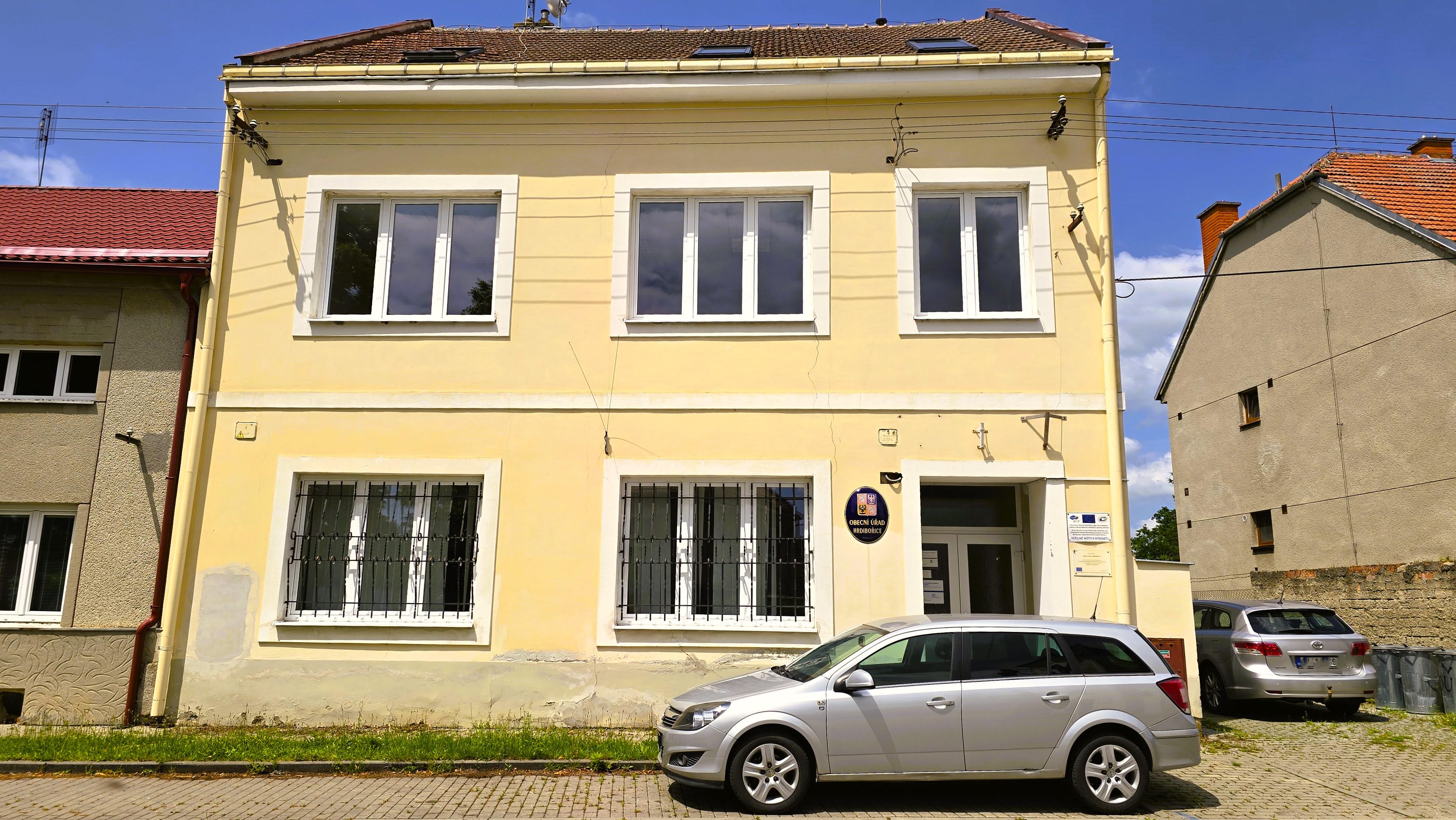 Hrdibořice - obecní úřad foto 3