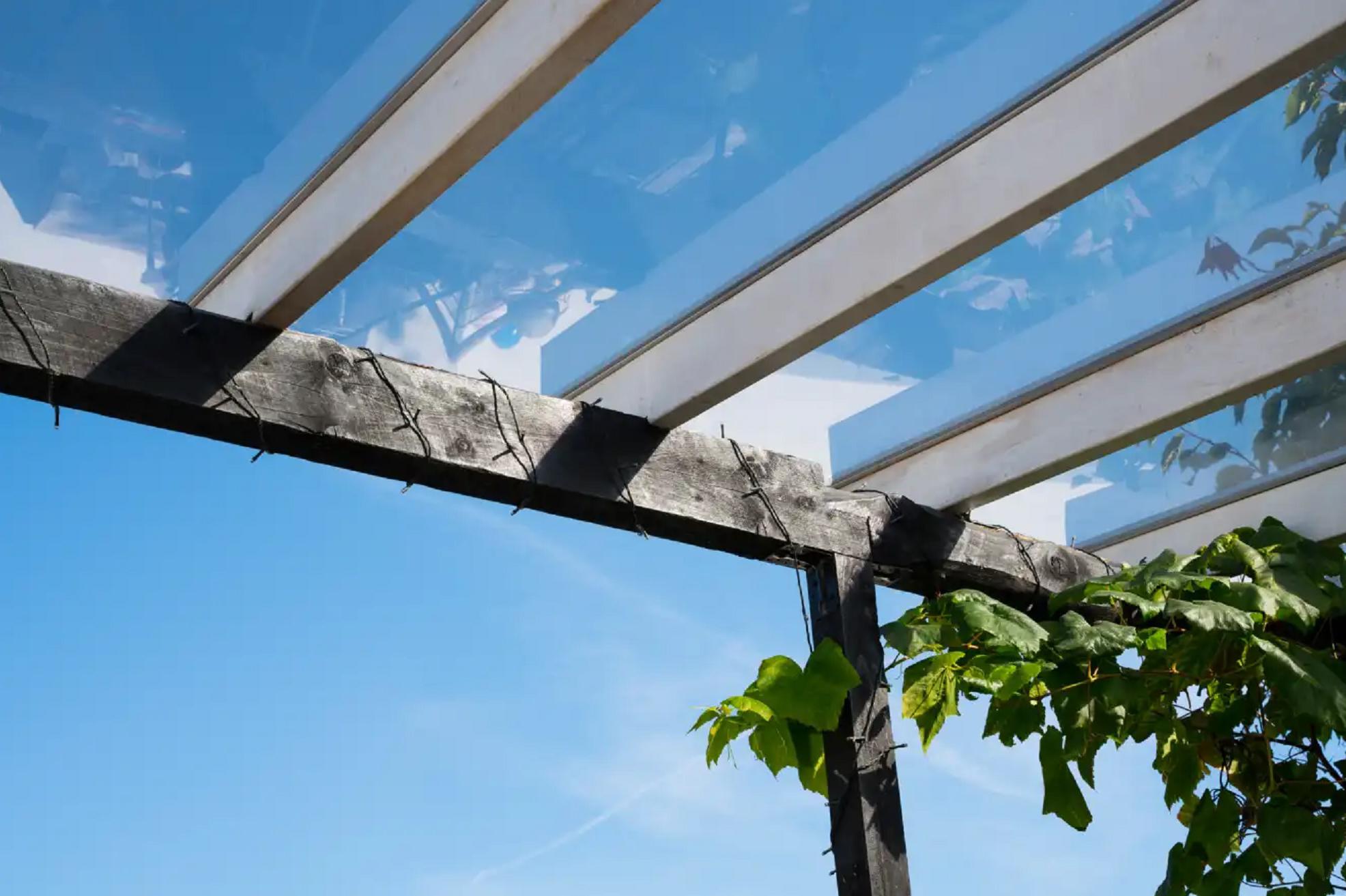 LEVNÝ POLYKARBONÁT