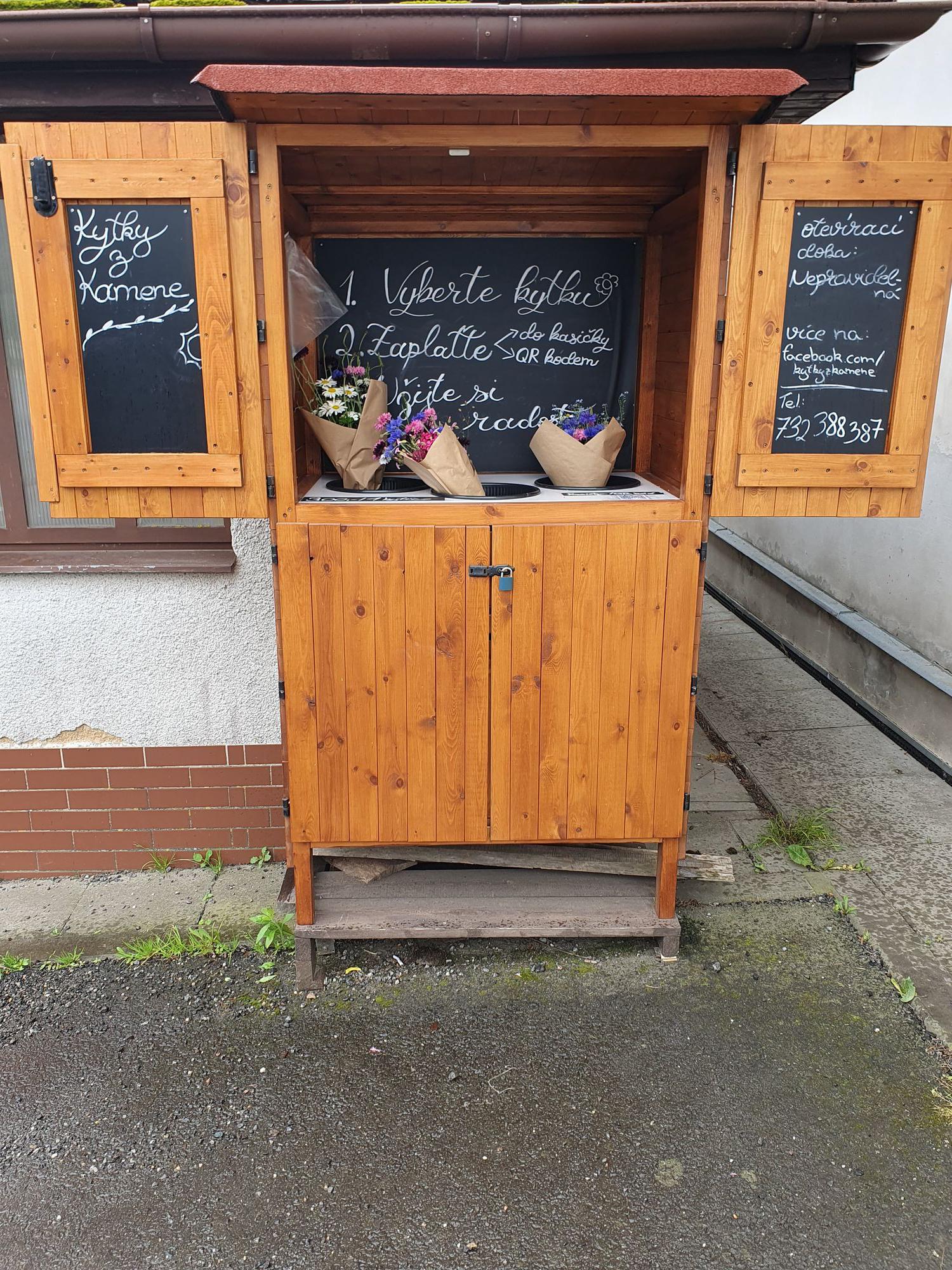 Kytky z Kamene  - samoobslužný stánek foto 2